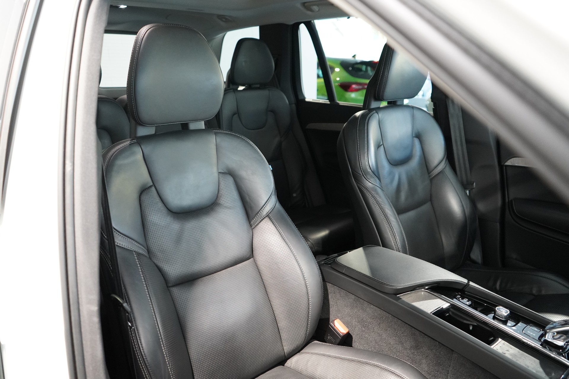 VOLVO XC90 T8 eAWD Inscription-image-6