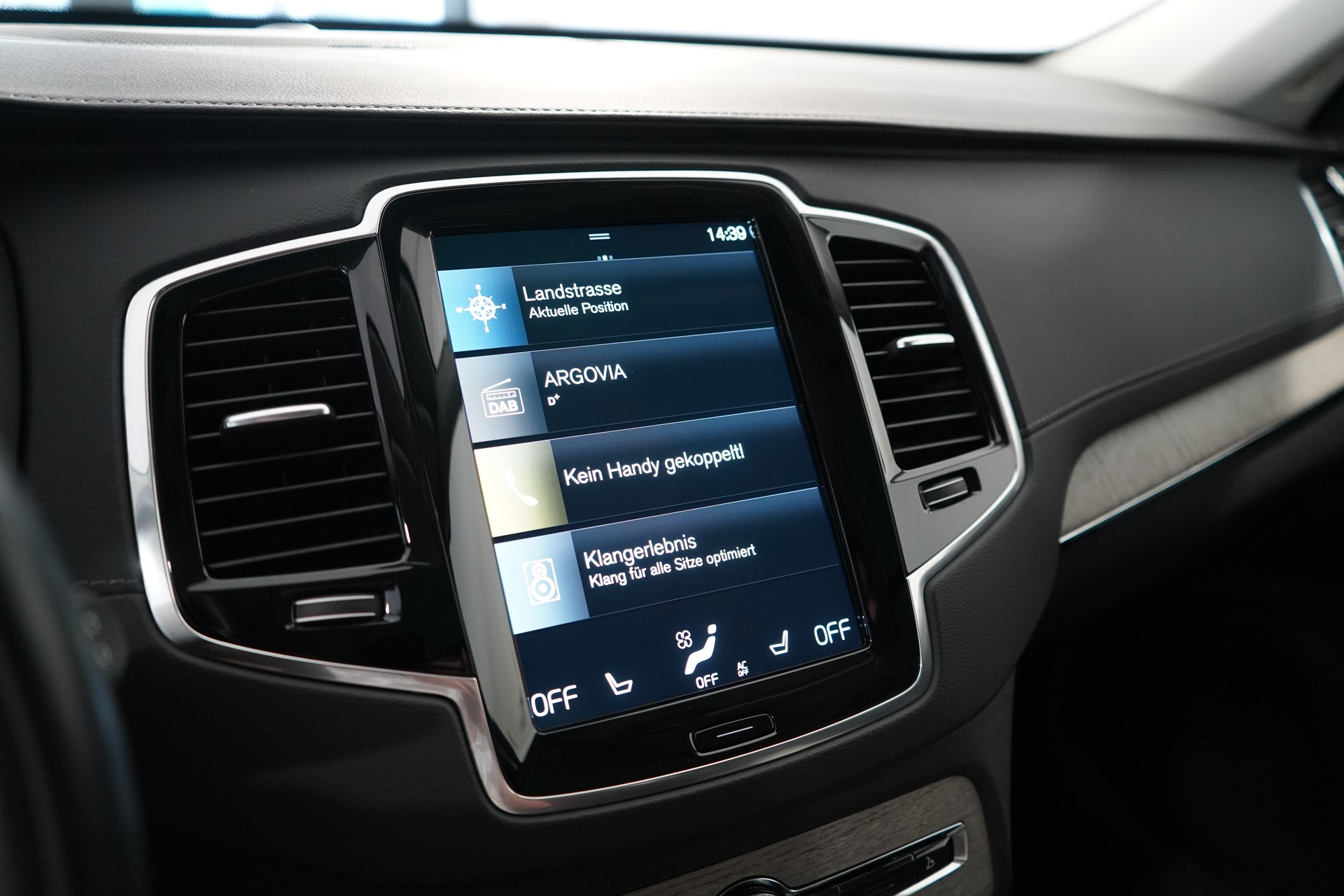 VOLVO XC90 T8 eAWD Inscription-image-10