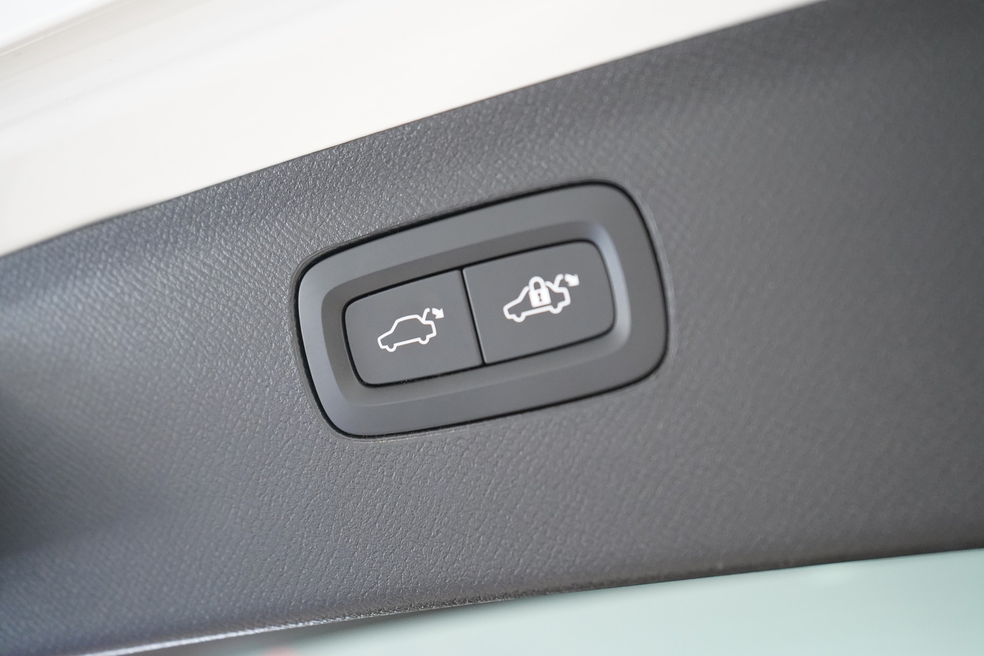 VOLVO XC90 T8 eAWD Inscription-image-16