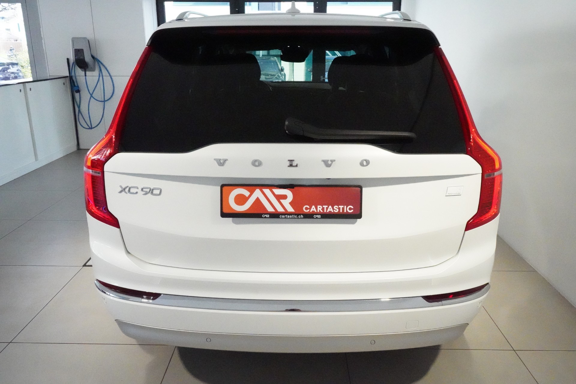 VOLVO XC90 T8 eAWD Inscription-image-3