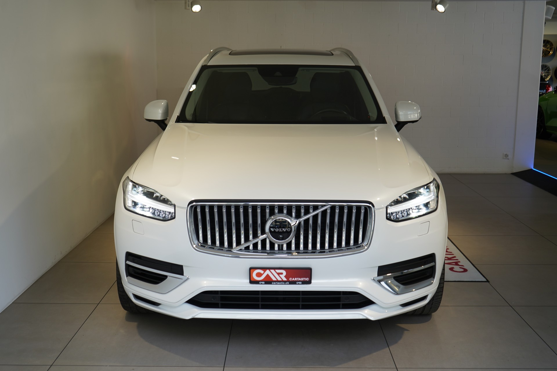 VOLVO XC90 T8 eAWD Inscription-image-1
