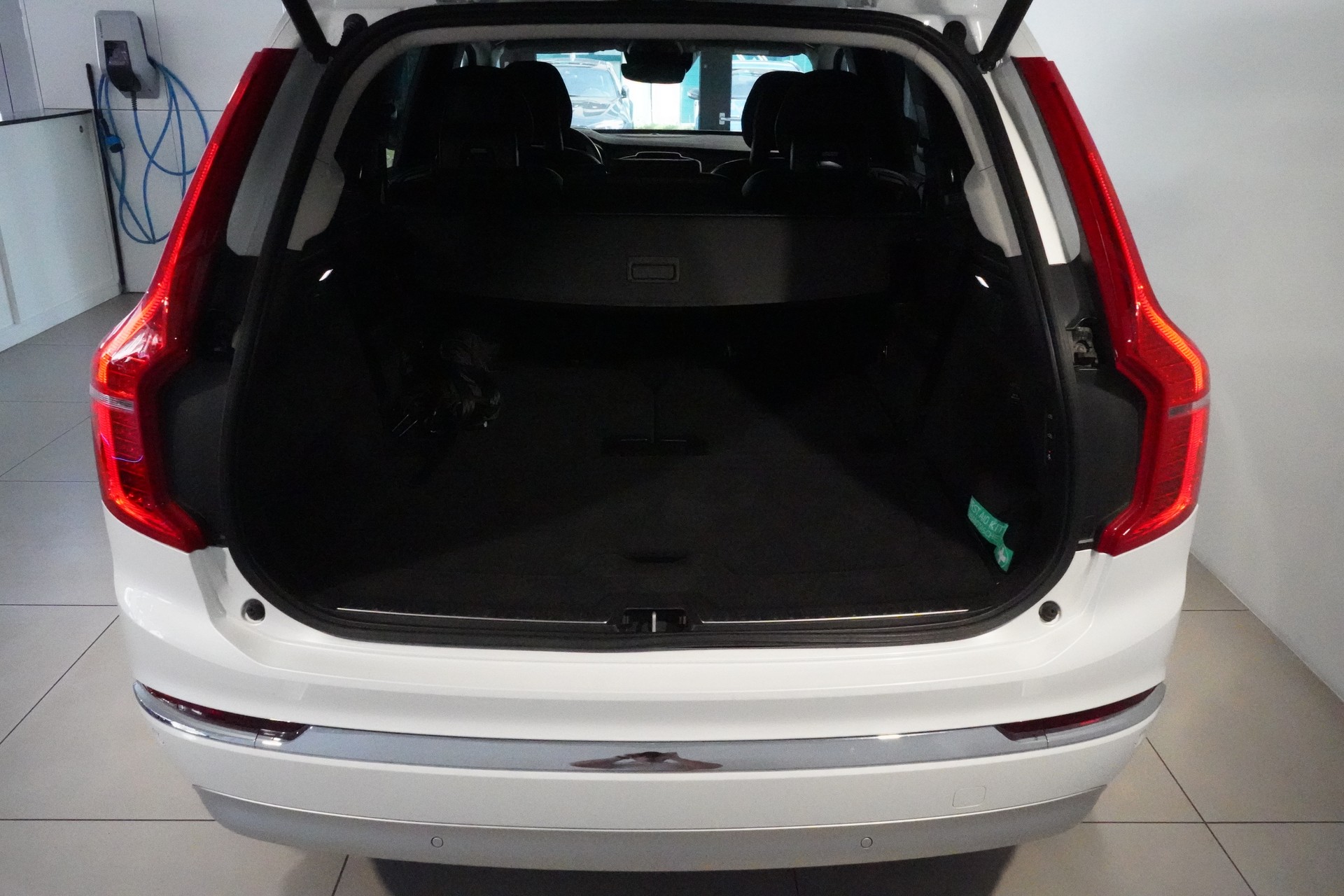 VOLVO XC90 T8 eAWD Inscription-image-4