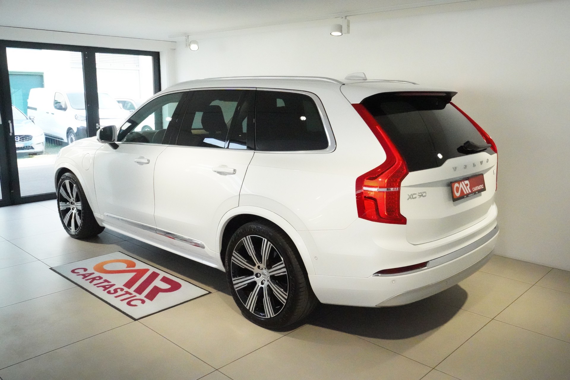 VOLVO XC90 T8 eAWD Inscription-image-2