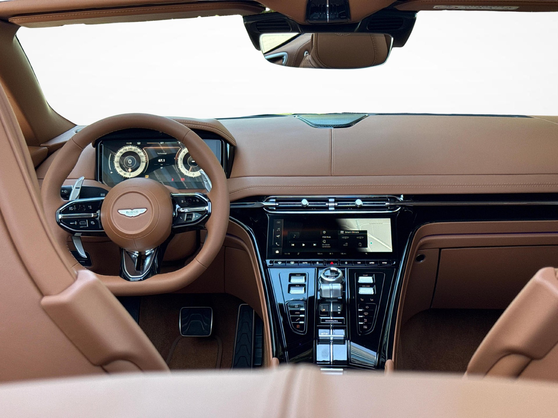 ASTON MARTIN DB12 Volante 4.0 V8 Bi-Turbo-image-9