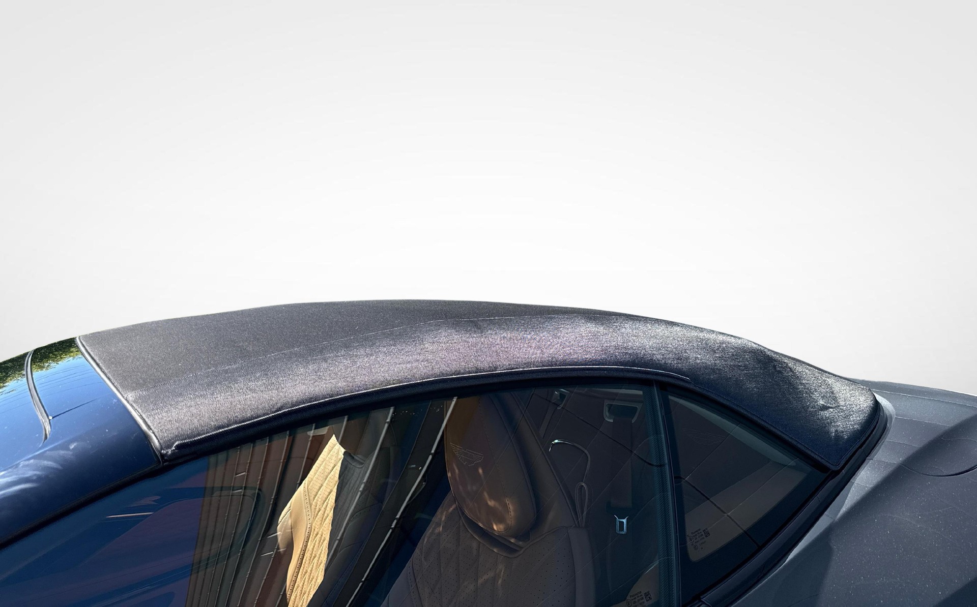 ASTON MARTIN DB12 Volante 4.0 V8 Bi-Turbo-image-13