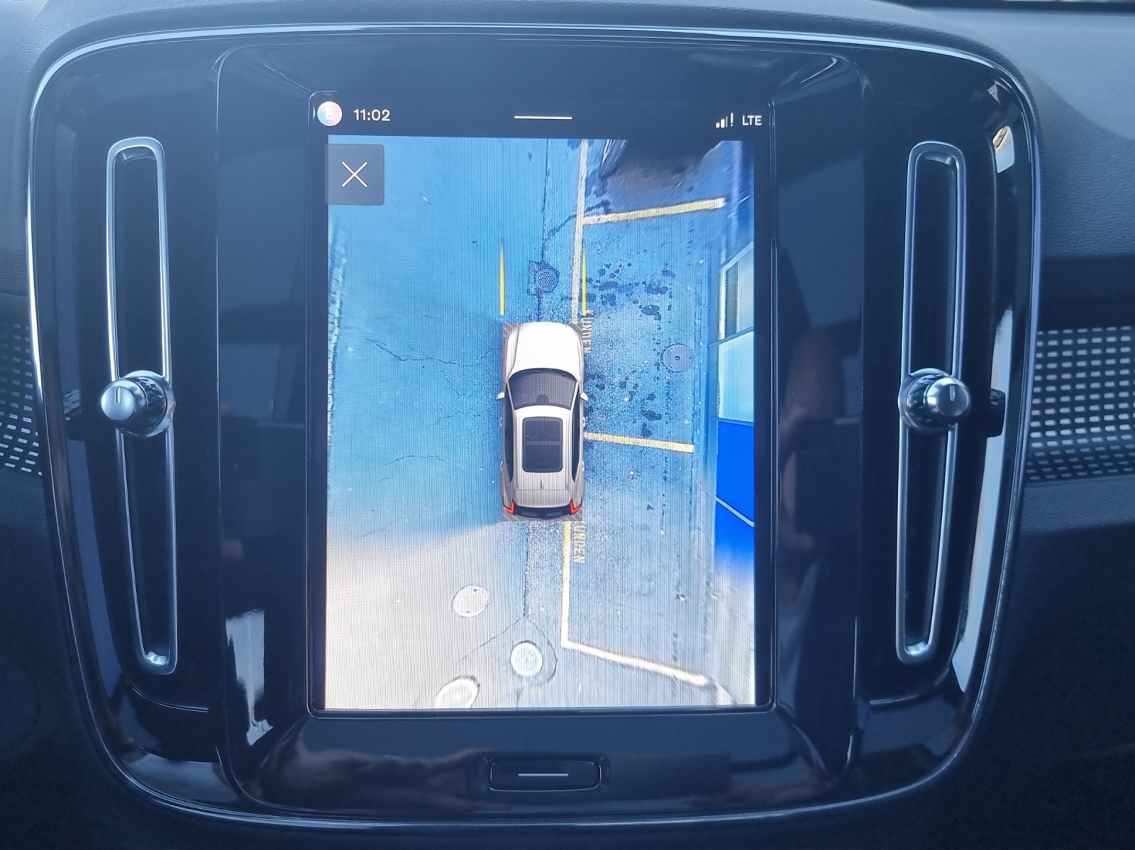 VOLVO EX40 Twin Black Edition AWD-image-15