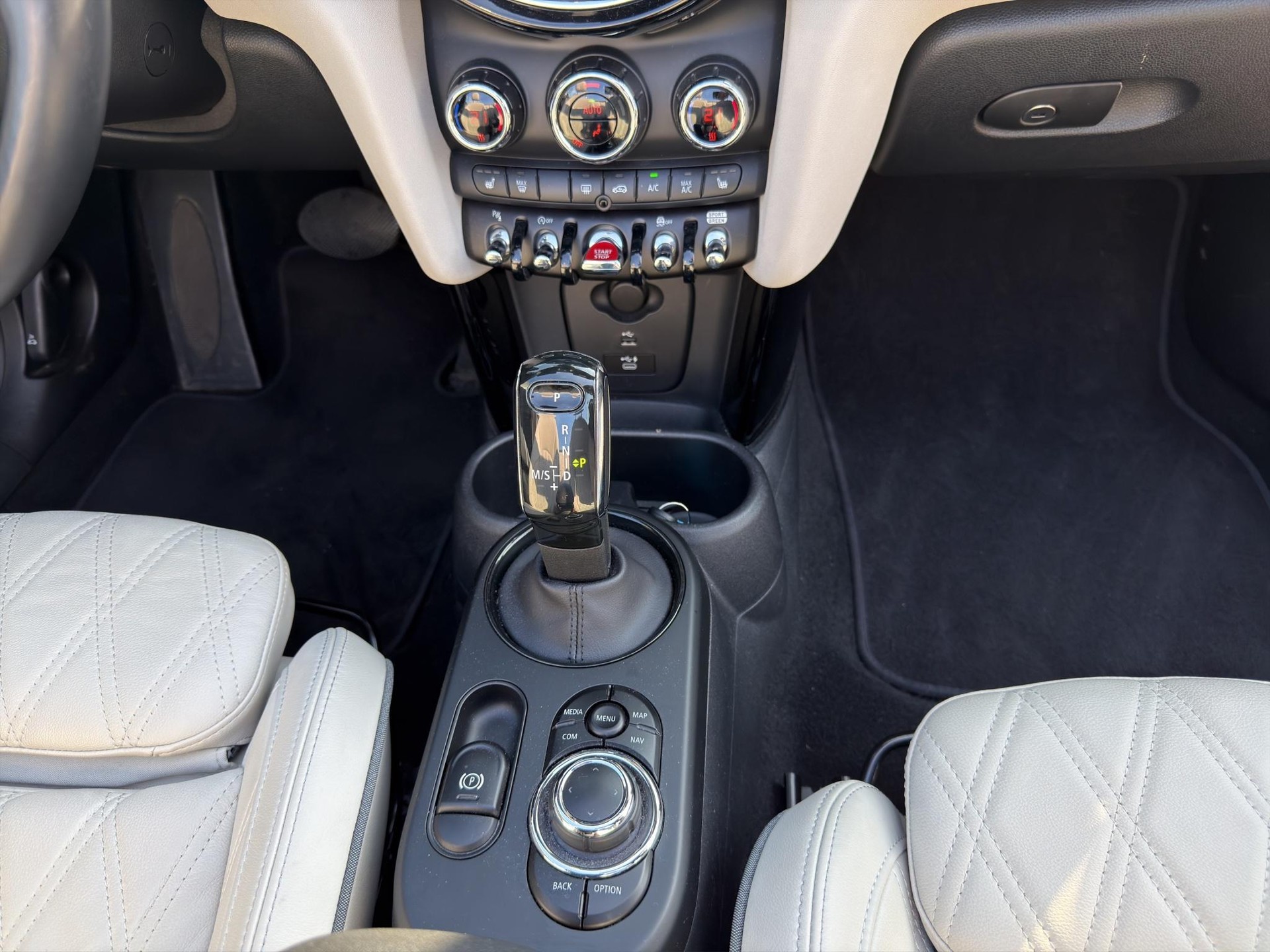 MINI Cabrio F57 2.0i Cooper S SDKG-image-16
