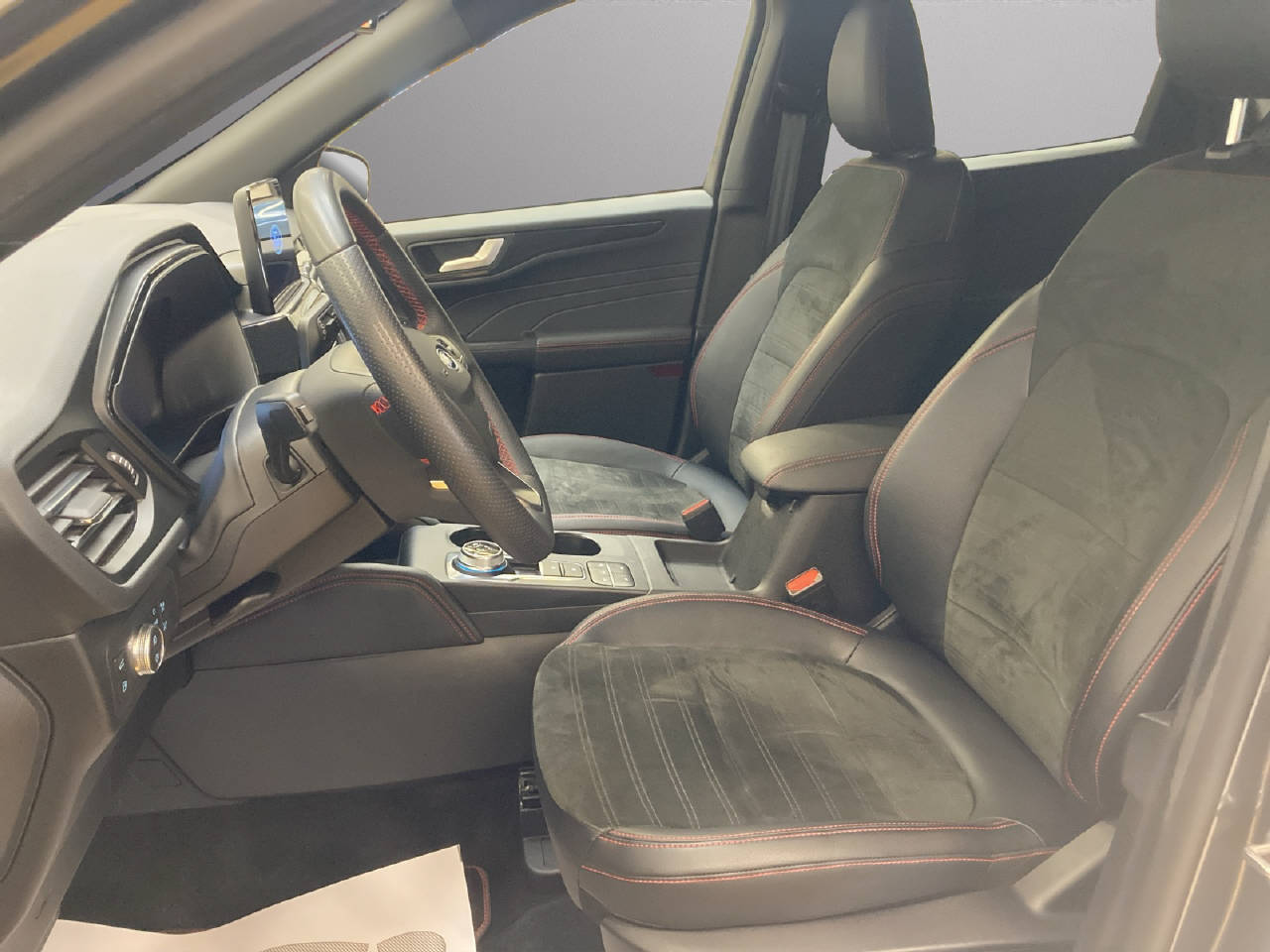 FORD Kuga 2.5 PHEV 190 PS ST-Line X-image-4