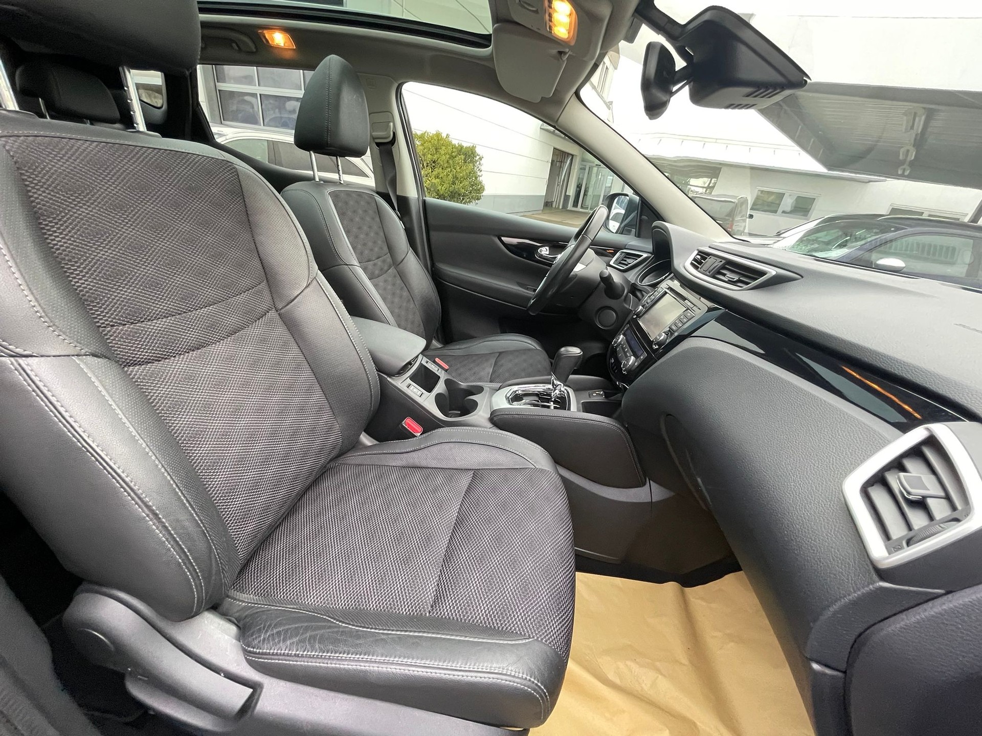 NISSAN Qashqai 1.6 dCi tekna Xtronic CVT-image-11