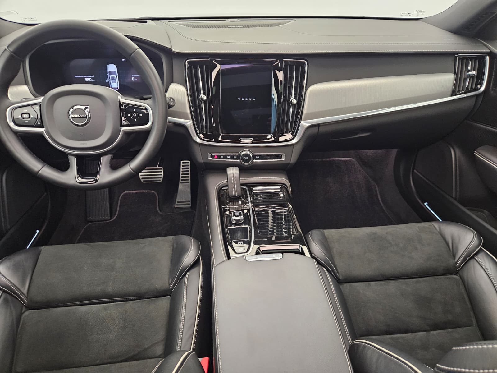 VOLVO V90 T8 eAWD Twin Engine R-Design Geartronic-image-10