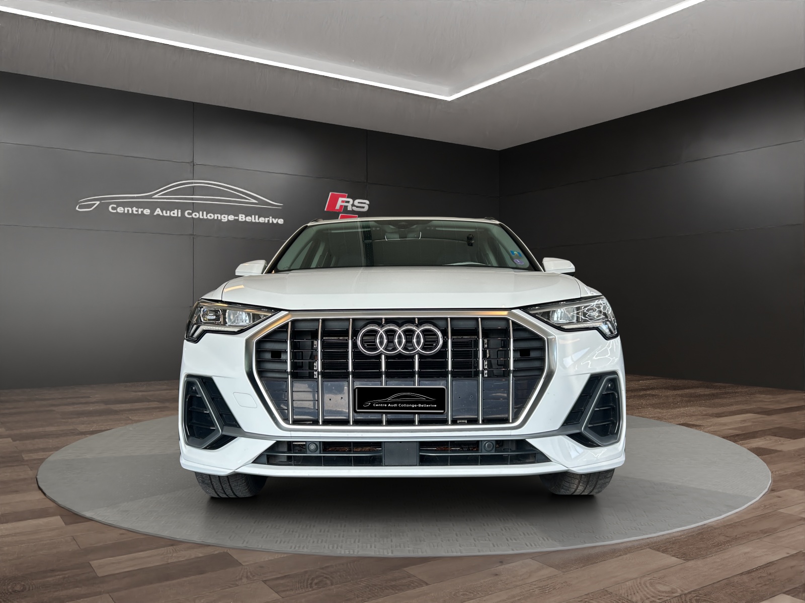 AUDI Q3 35 TFSI S line S-tronic-image-1