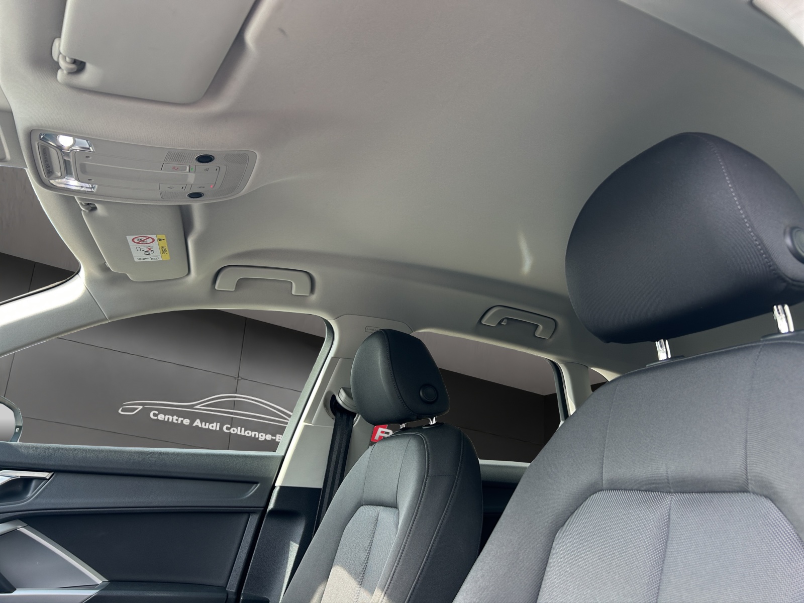 AUDI Q3 35 TFSI S line S-tronic-image-23