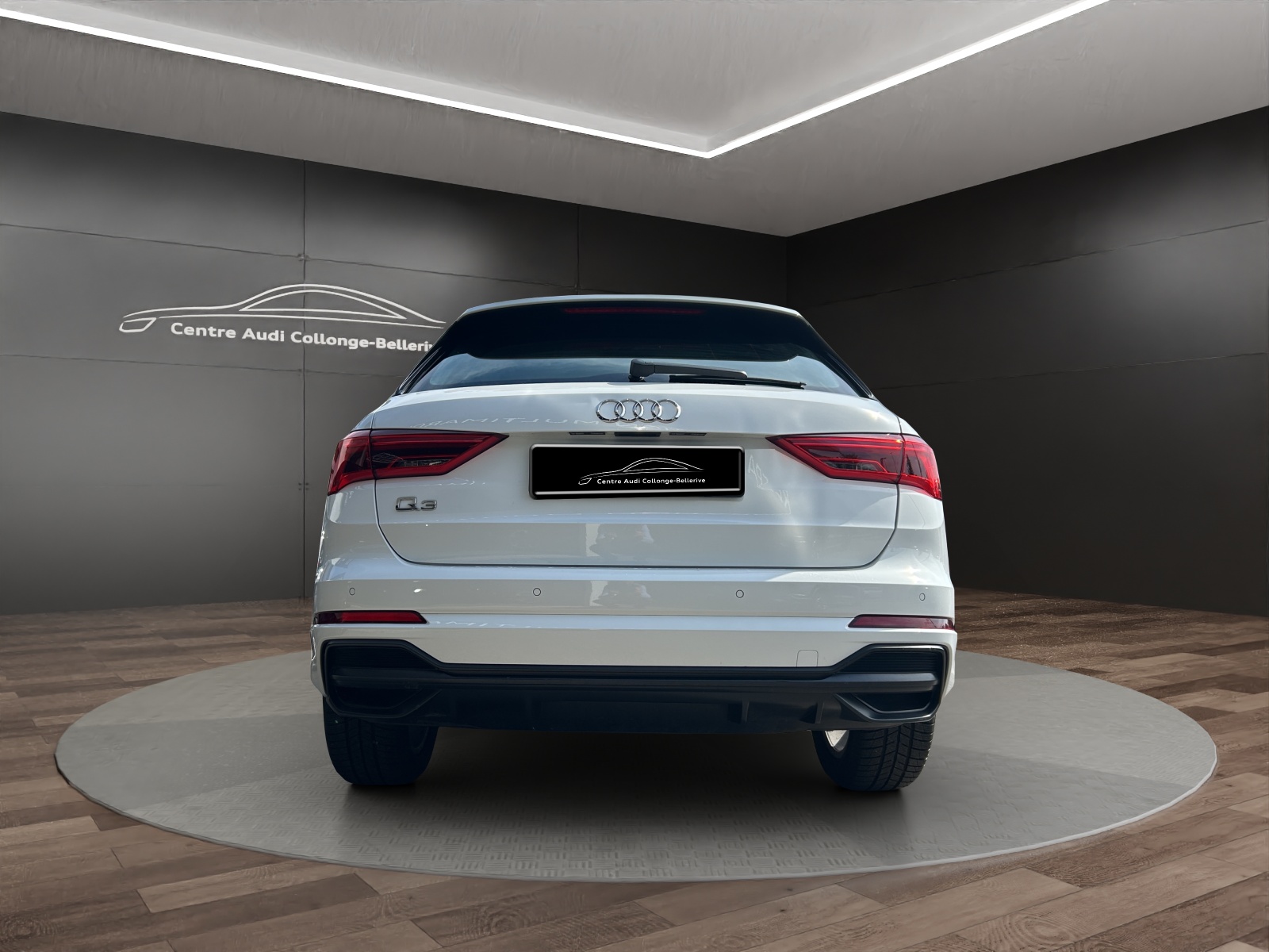 AUDI Q3 35 TFSI S line S-tronic-image-4