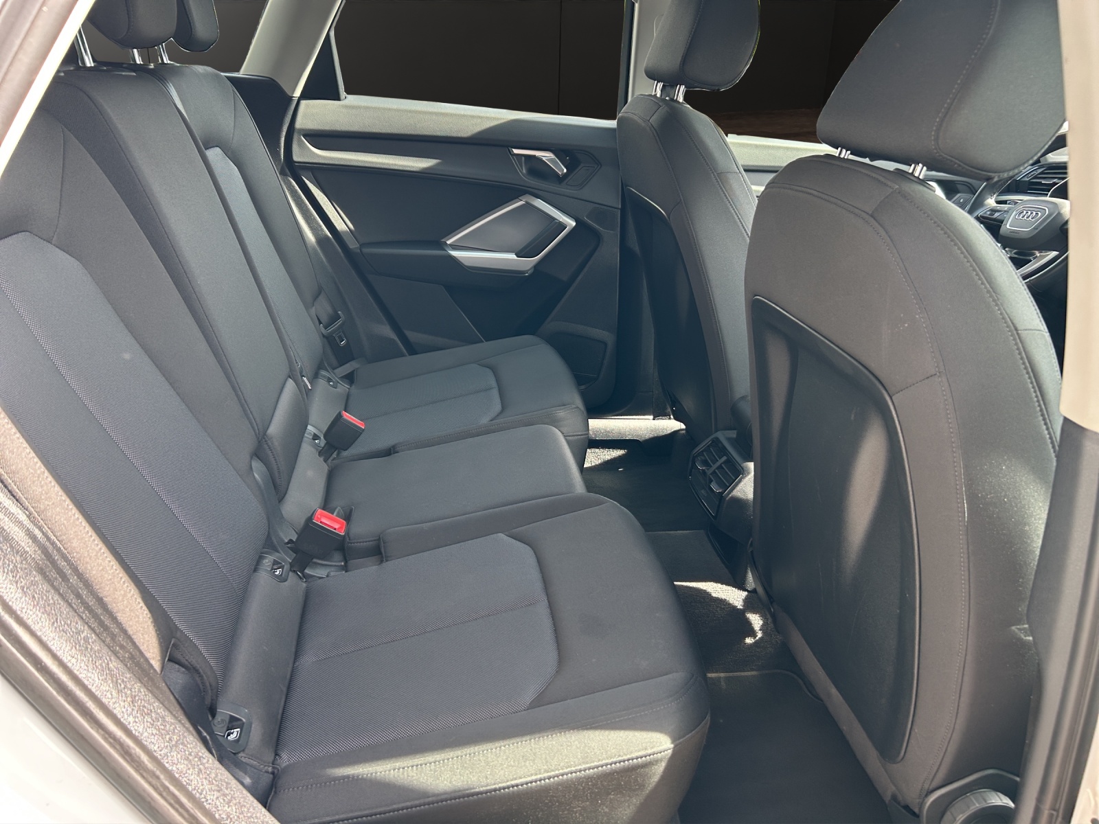 AUDI Q3 35 TFSI S line S-tronic-image-16