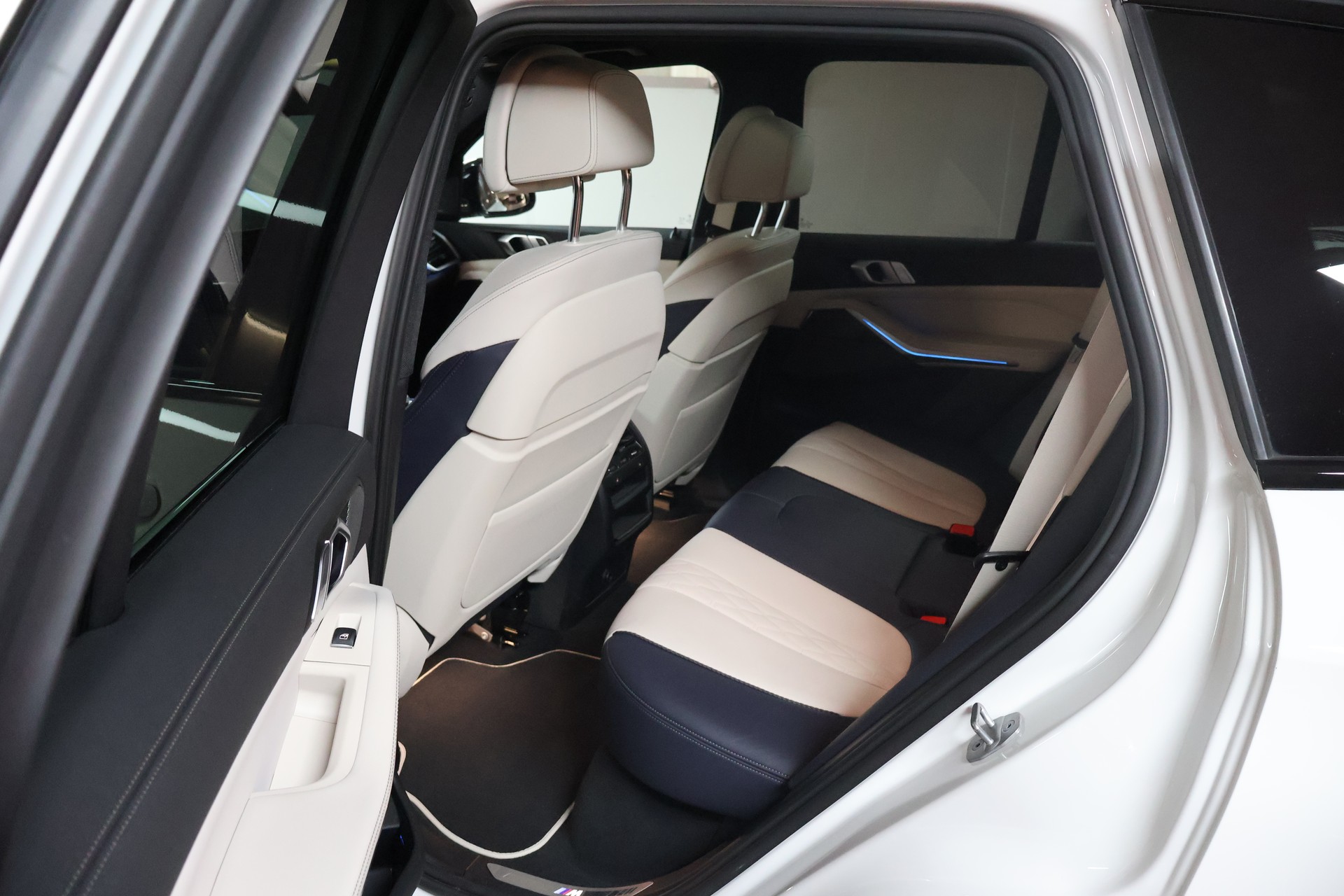 BMW X5 xDrive45e M Sport Steptronic-image-17