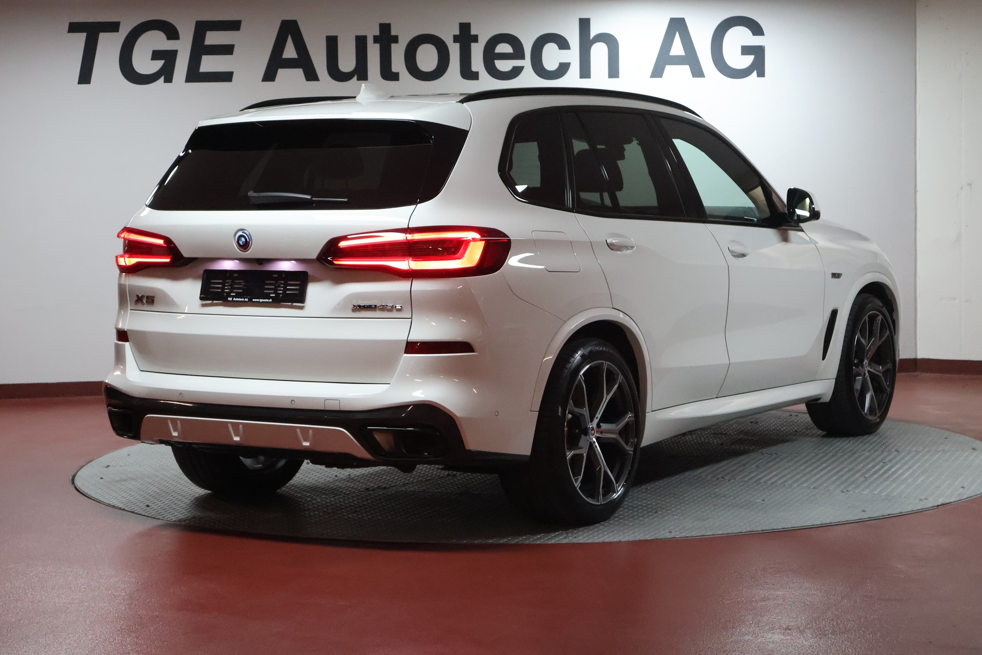 BMW X5 xDrive45e M Sport Steptronic-image-20