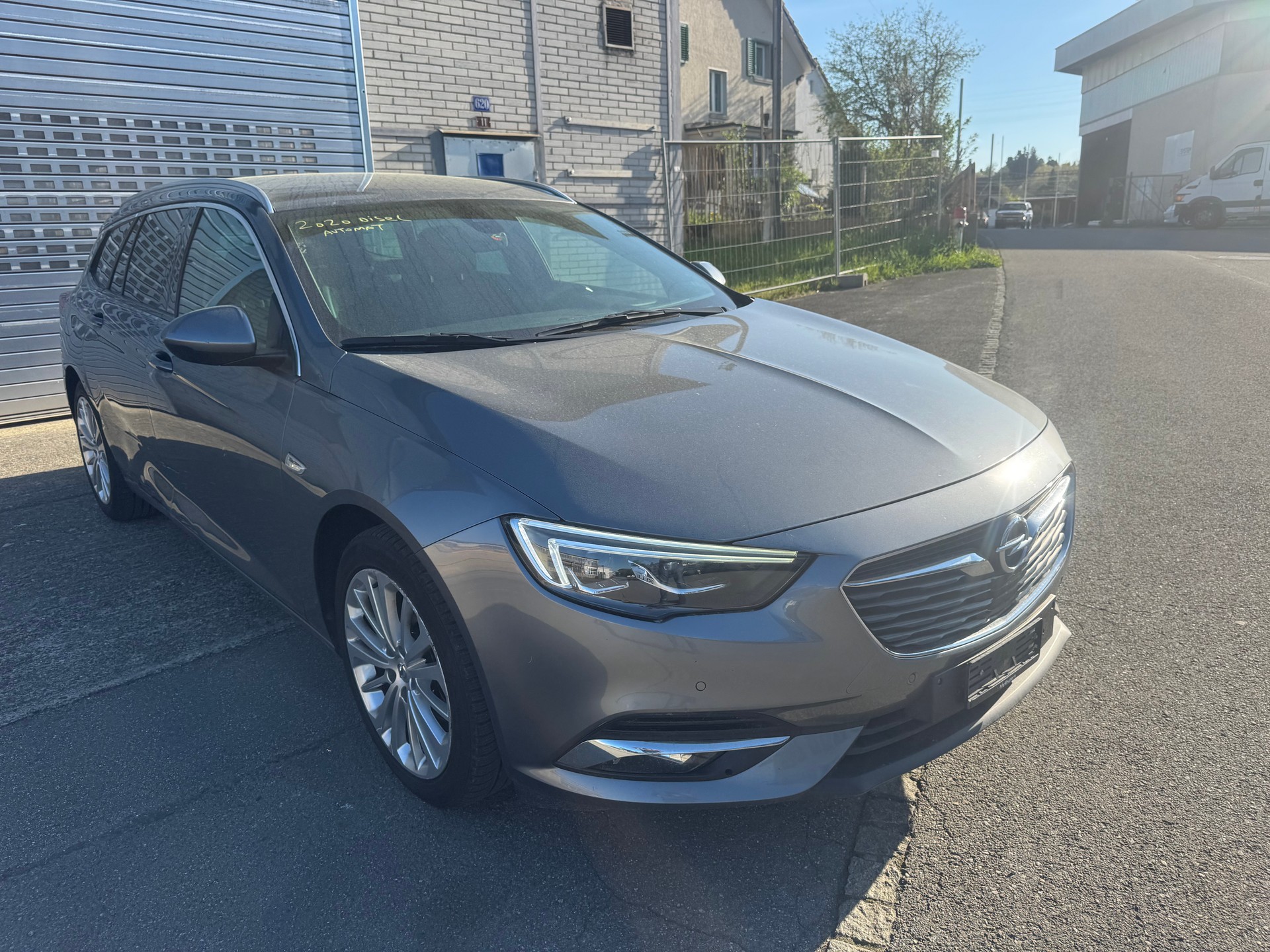 OPEL Insignia 1.6 CDTI Sports Tourer Excellence Automatic-image-3
