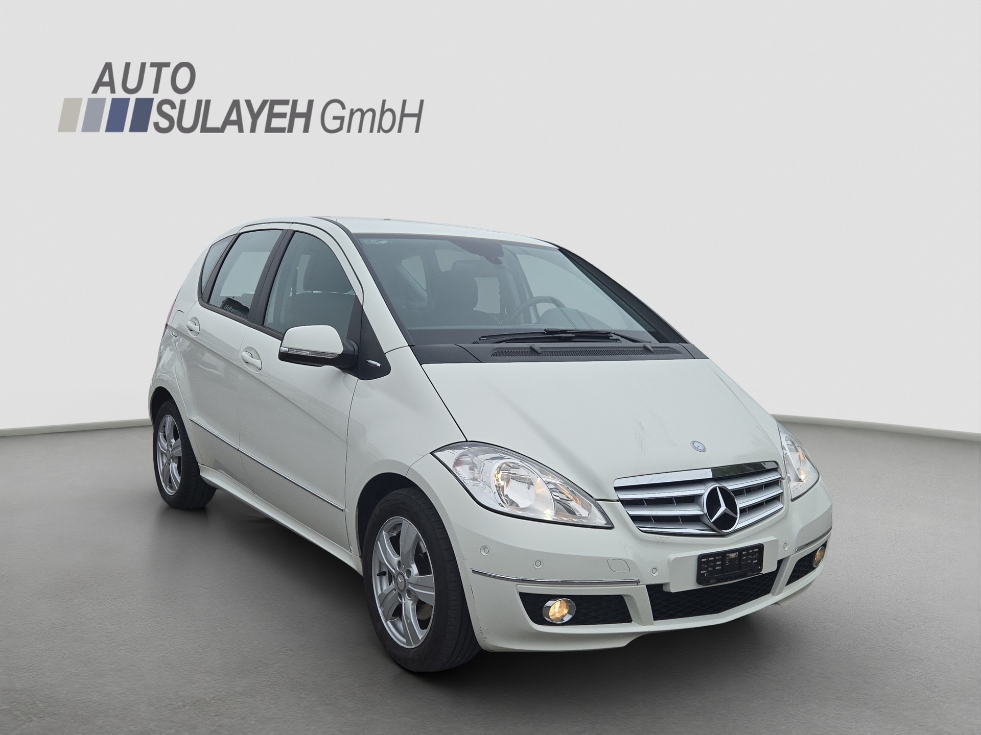 MERCEDES-BENZ A 180 Avantgarde Selection Autotronic-image-8