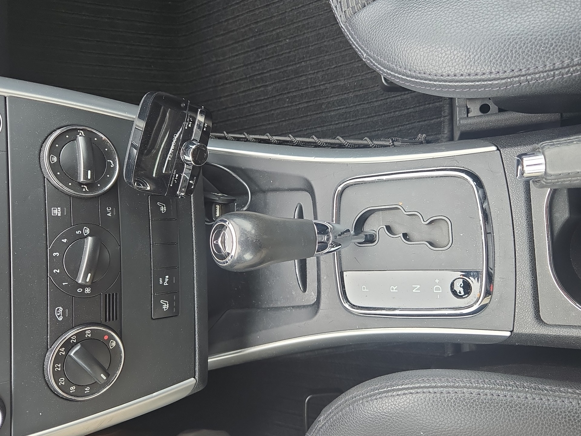 MERCEDES-BENZ A 180 Avantgarde Selection Autotronic-image-16