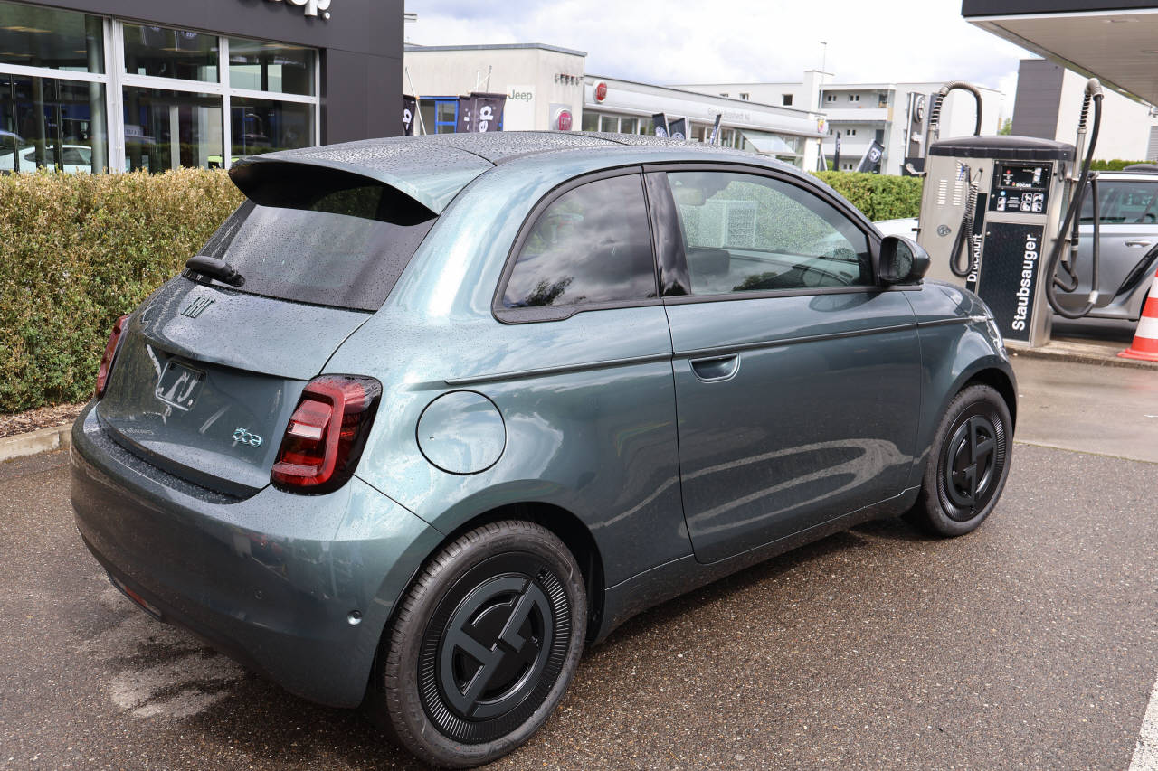 FIAT 500 Armani-image-2