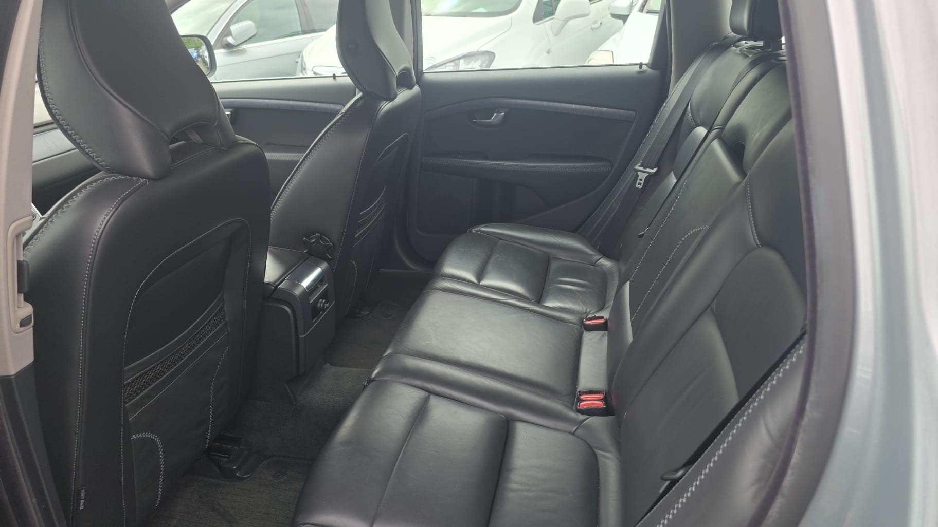 VOLVO XC70 D3 AWD Océan Race Geartronic-image-5