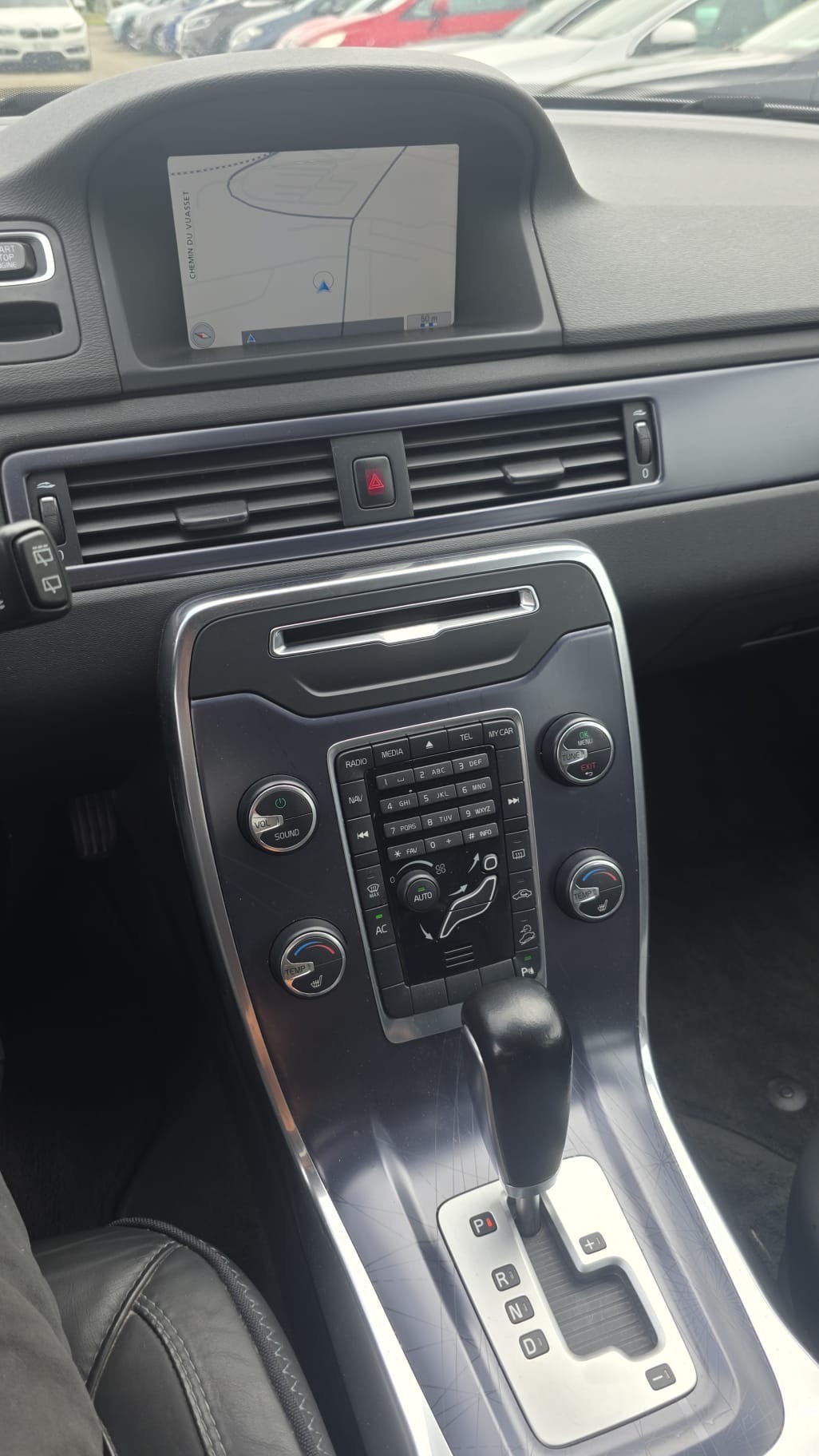 VOLVO XC70 D3 AWD Océan Race Geartronic-image-8
