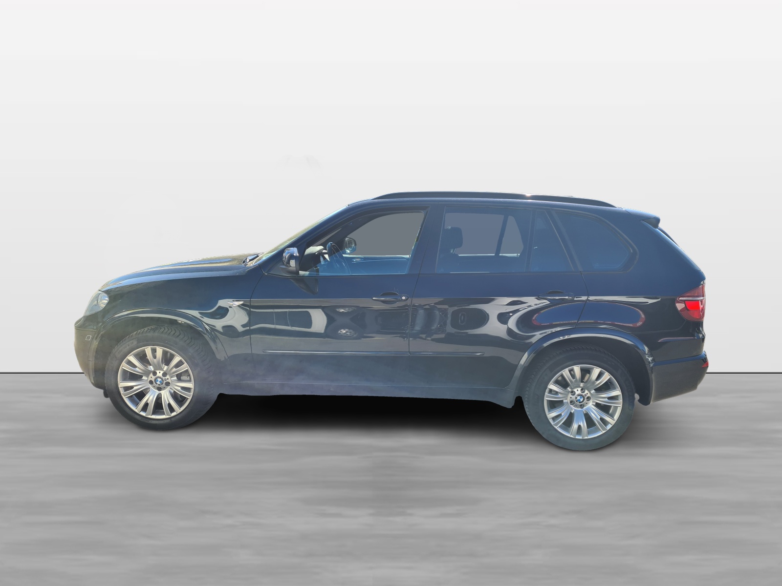 BMW X5 xDrive 50i Steptronic-image-2