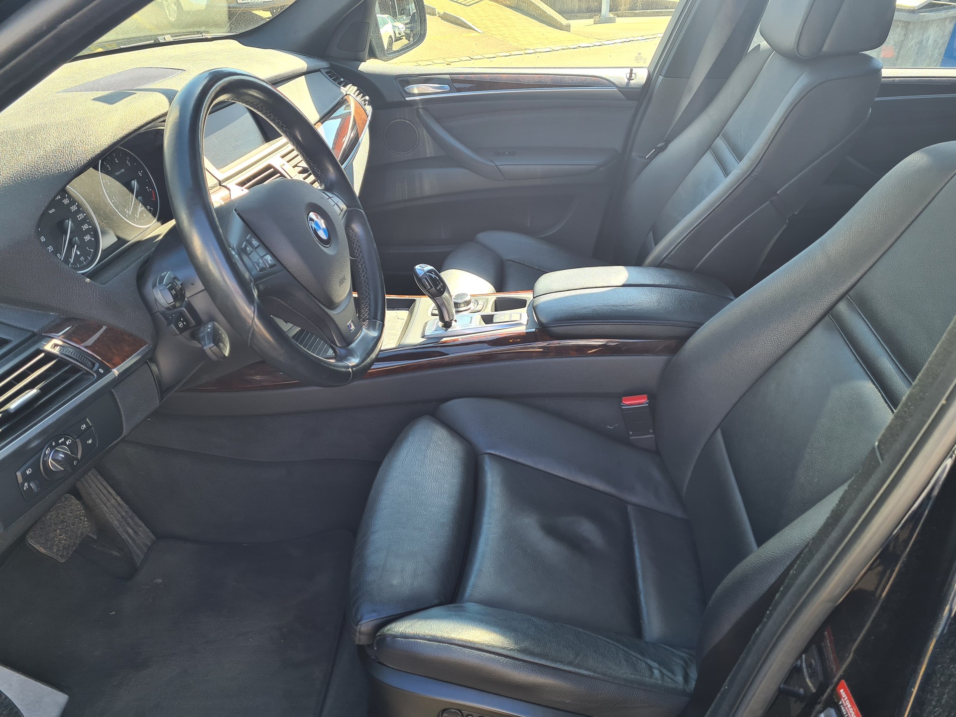 BMW X5 xDrive 50i Steptronic-image-3