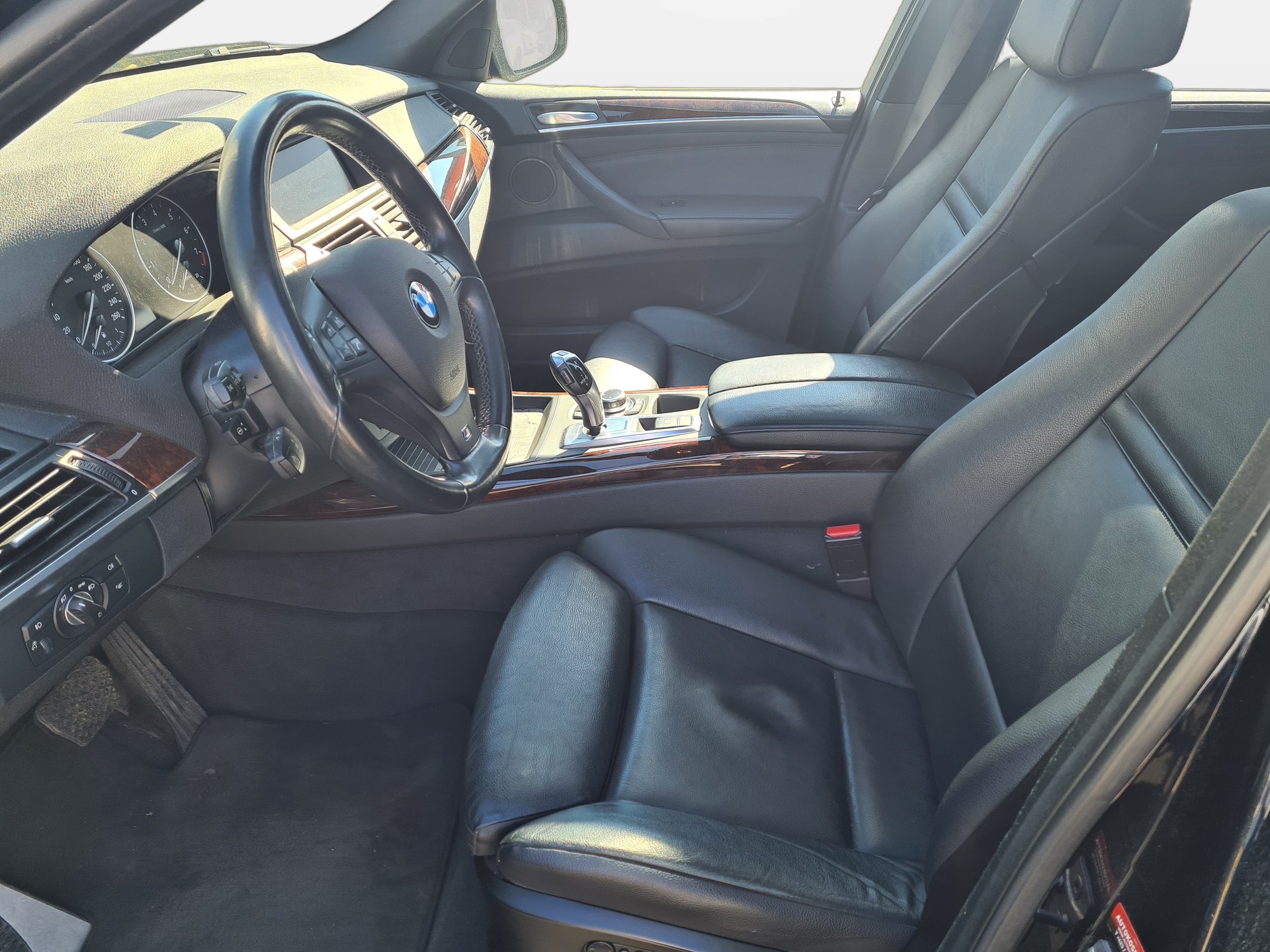 BMW X5 xDrive 50i Steptronic-image-3