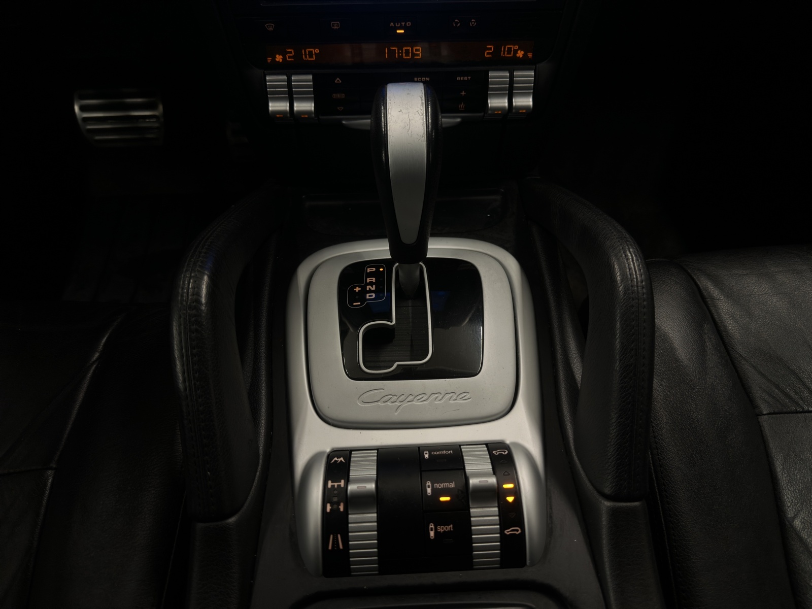 PORSCHE Cayenne S-image-10
