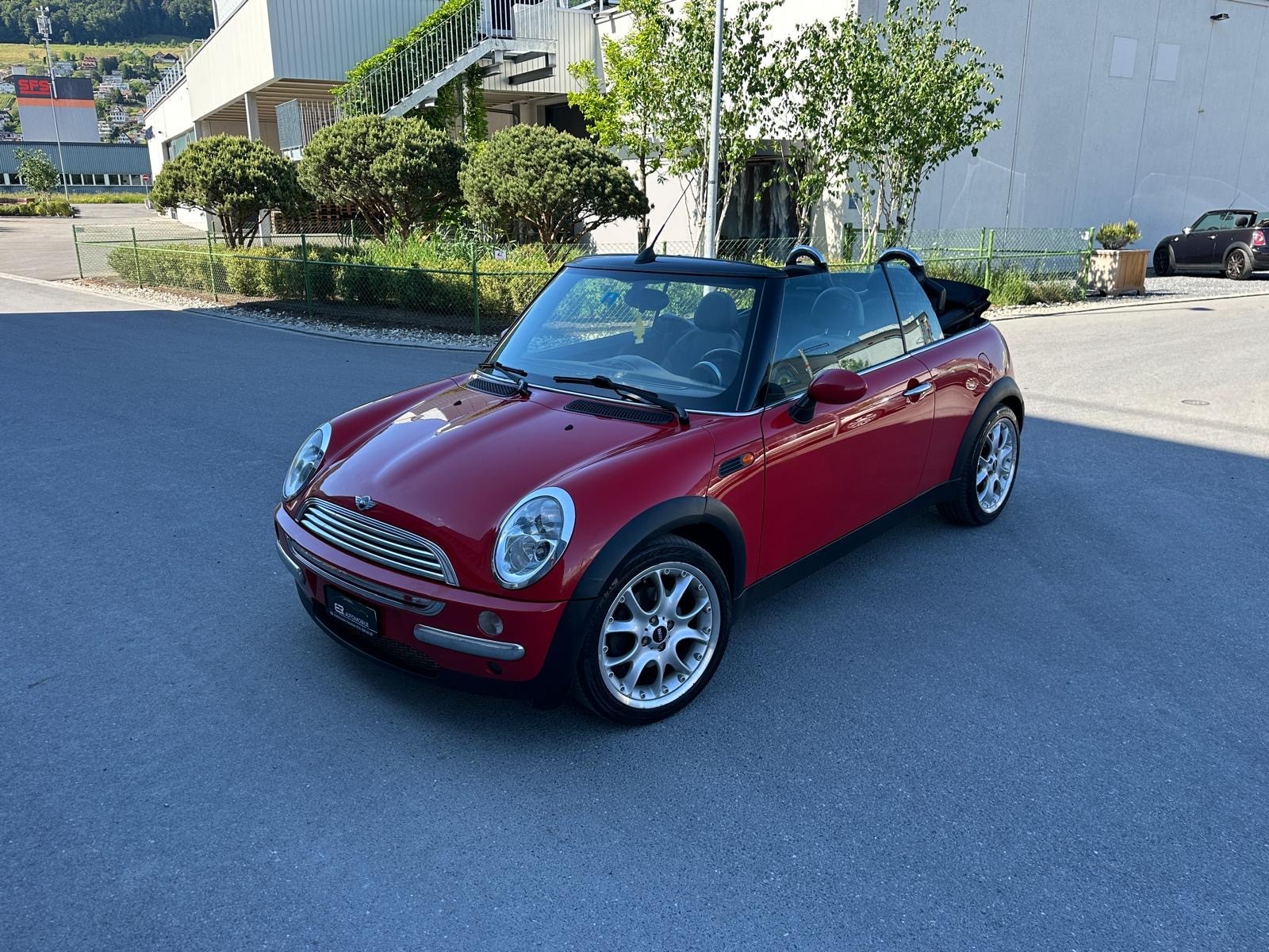 MINI Cooper Cabriolet-image-0