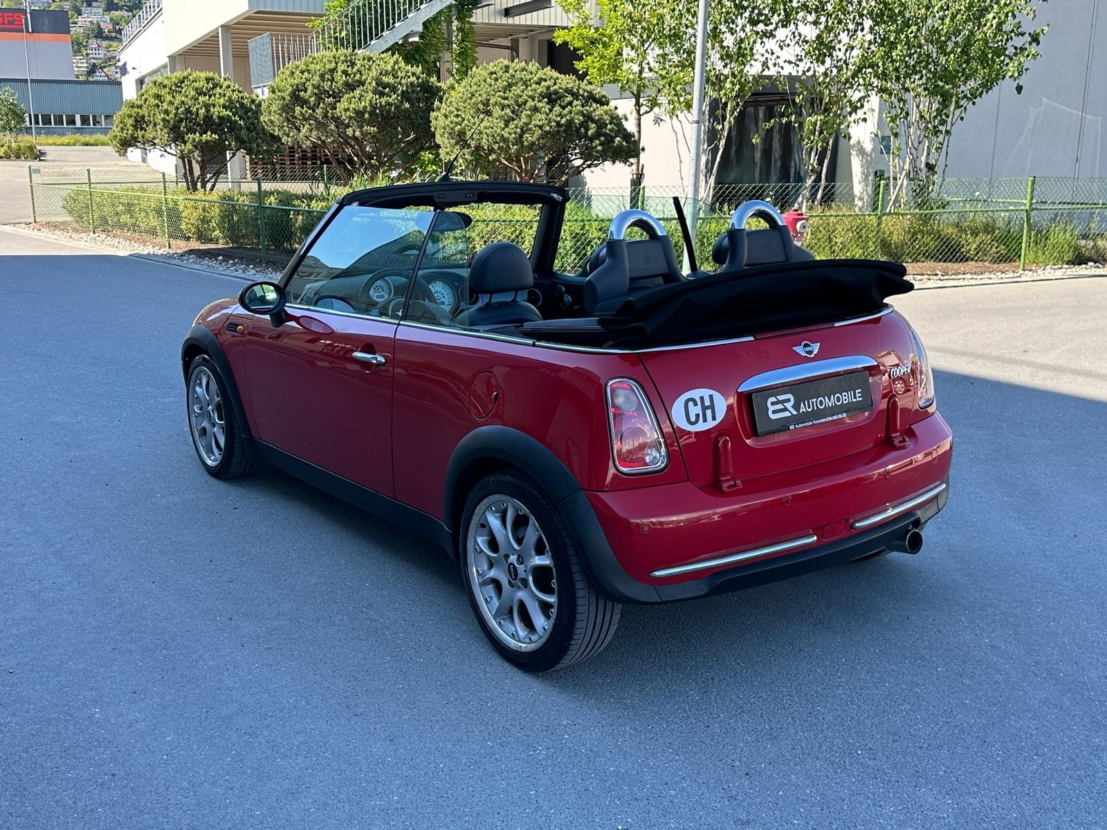 MINI Cooper Cabriolet-image-5