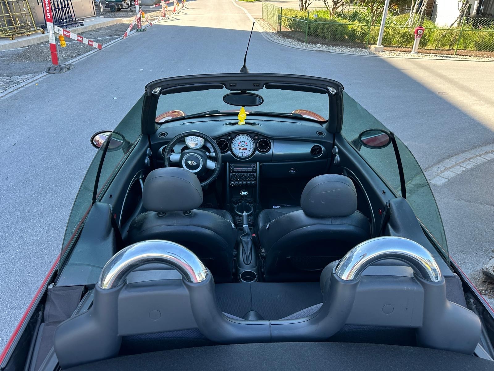MINI Cooper Cabriolet-image-7