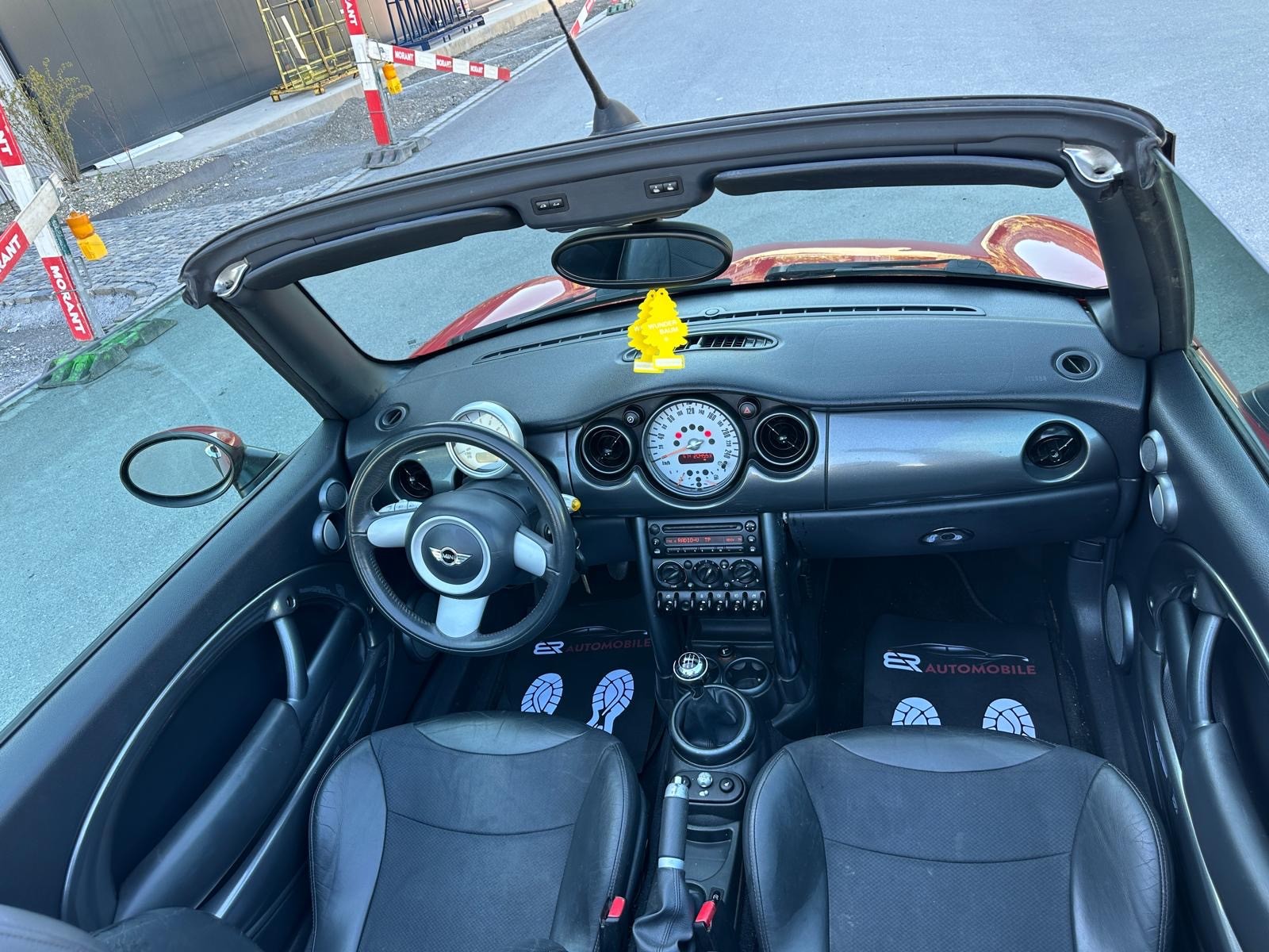 MINI Cooper Cabriolet-image-10