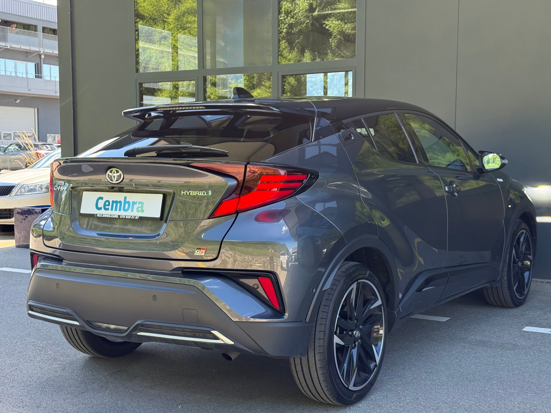TOYOTA C-HR 2.0 HSD CVT GR Sport-image-4