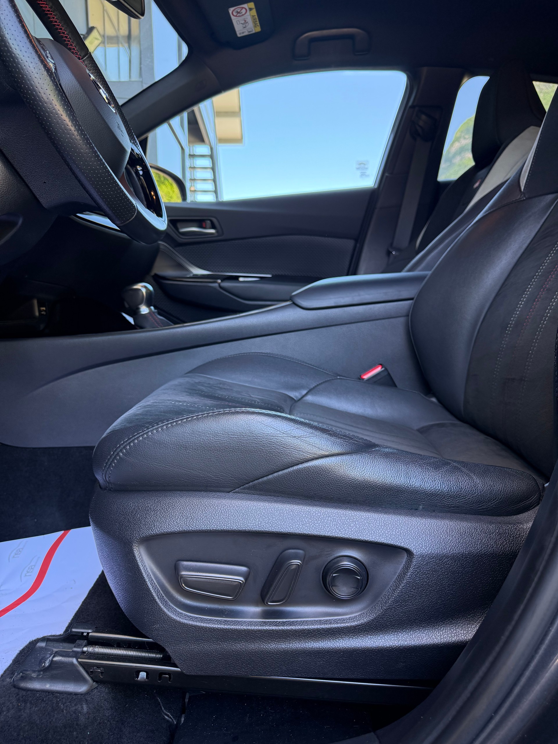 TOYOTA C-HR 2.0 HSD CVT GR Sport-image-13