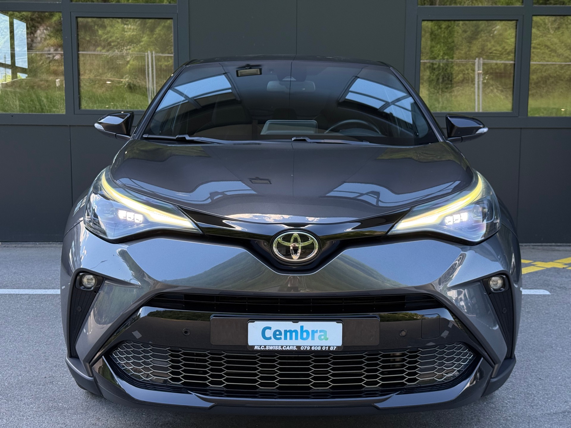 TOYOTA C-HR 2.0 HSD CVT GR Sport-showroom-element-2