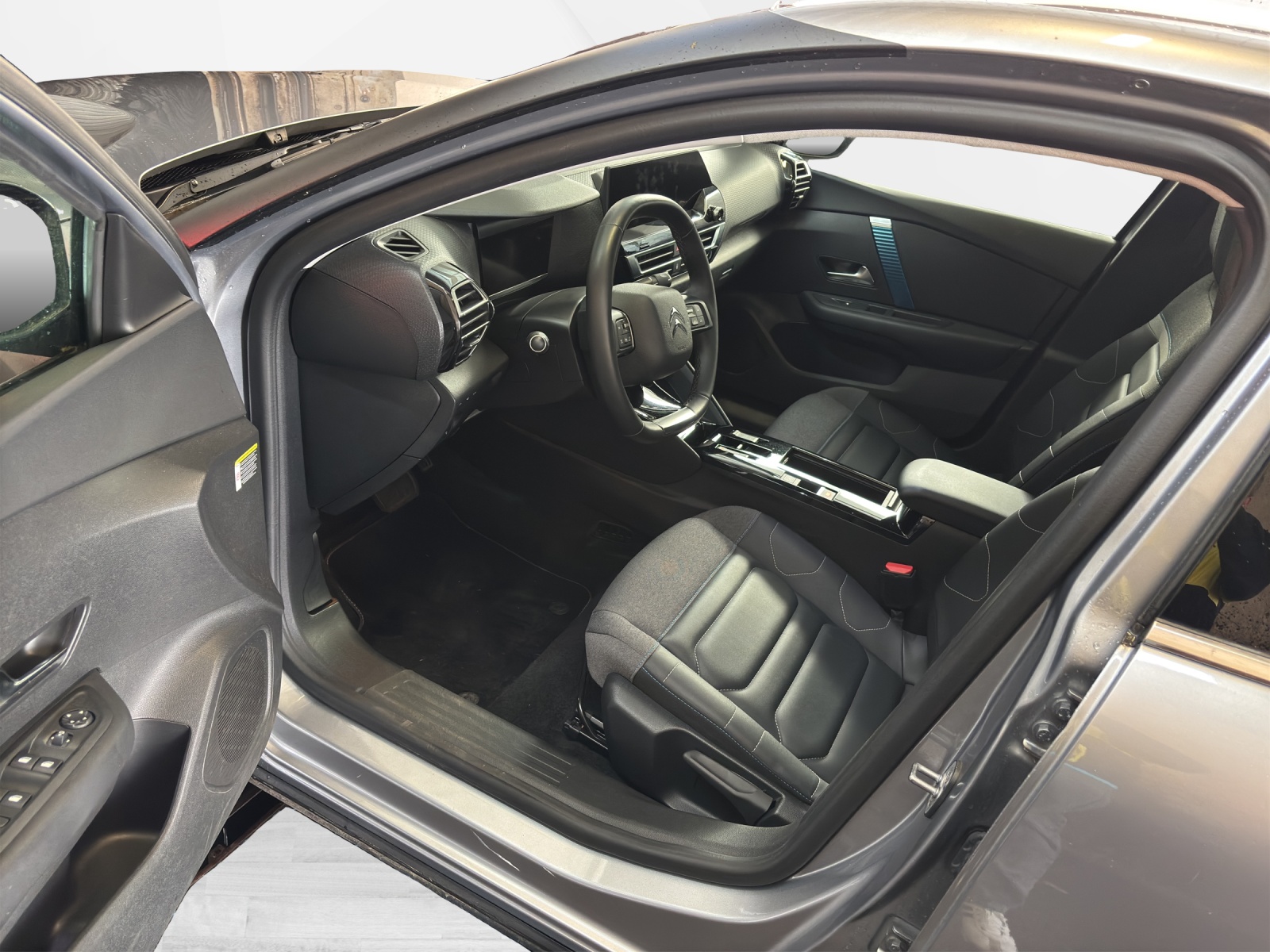 CITROEN C4 Shine Pack Limousine-image-9