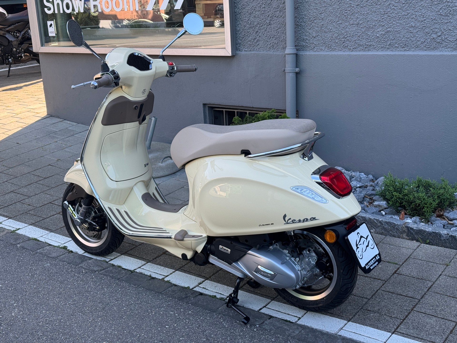 PIAGGIO Vespa 125 Primavera S 2026 Keyless Go & LCD Display-image-4