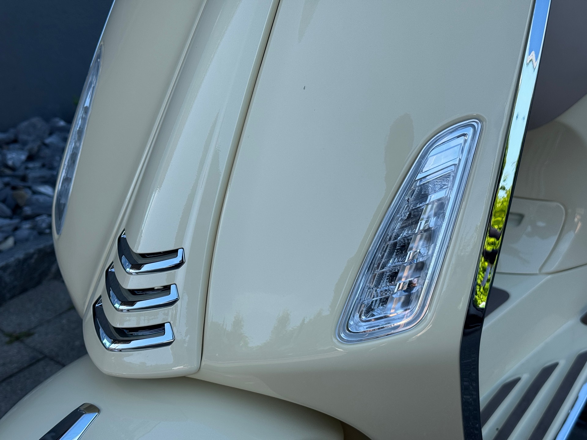 PIAGGIO Vespa 125 Primavera S 2026 Keyless Go & LCD Display-showroom-element-2