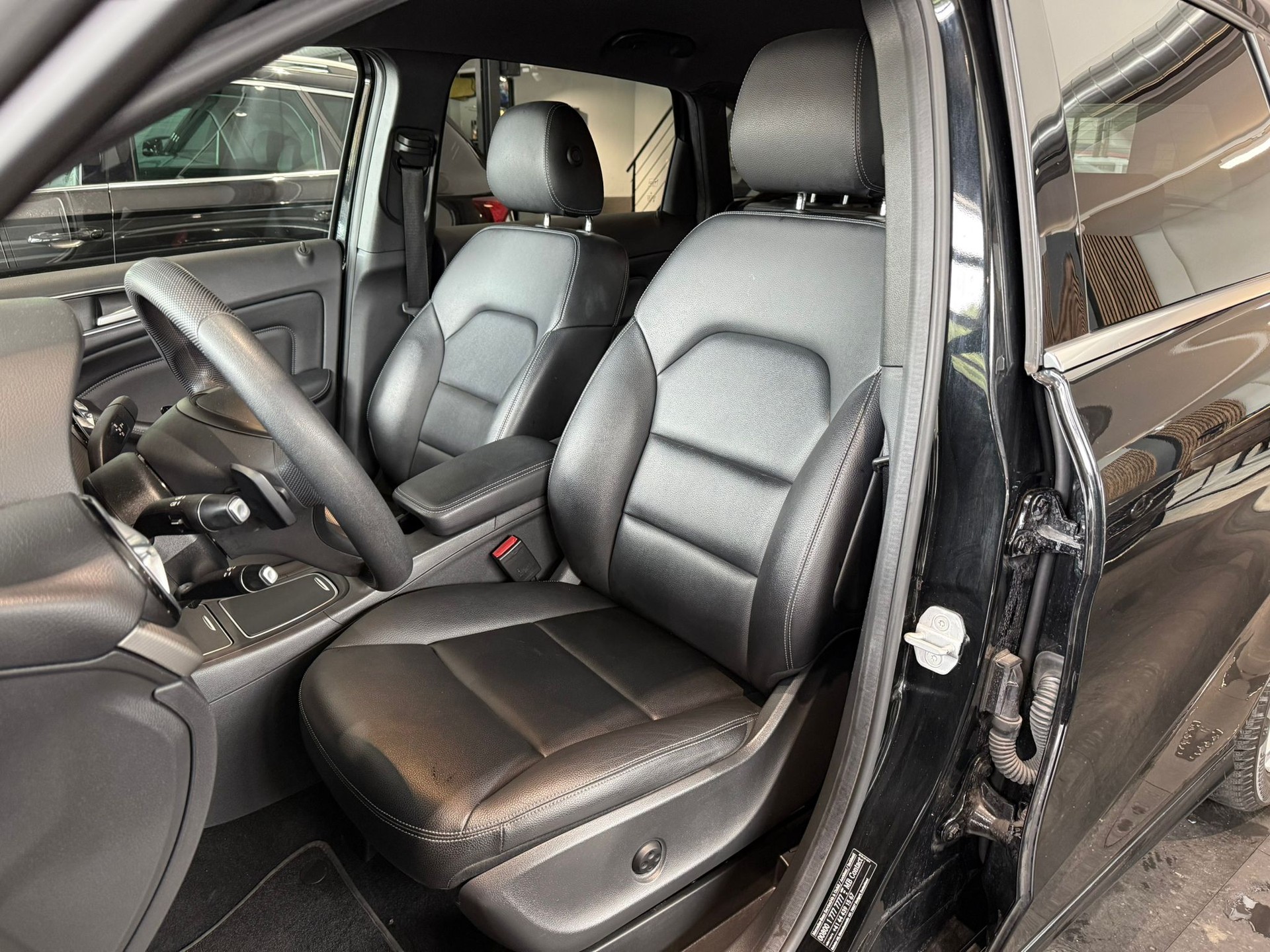 MERCEDES-BENZ B 180 Style 7G-DCT-image-7