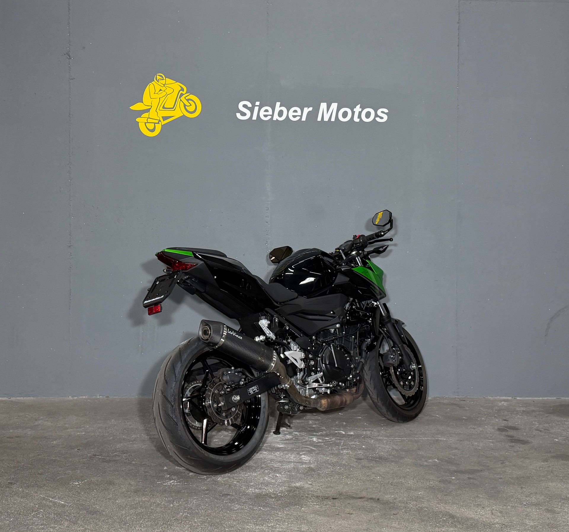 KAWASAKI Z 400-showroom-element-3