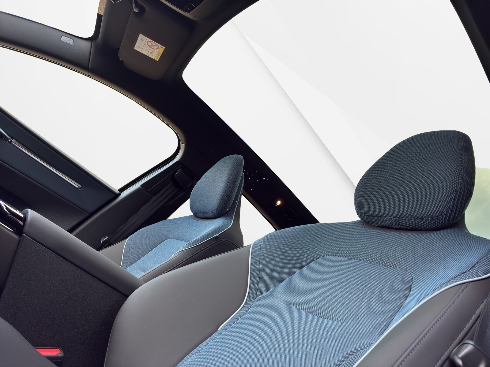 VOLVO EX 30 CC E60 Twin Performance AWD-image-17