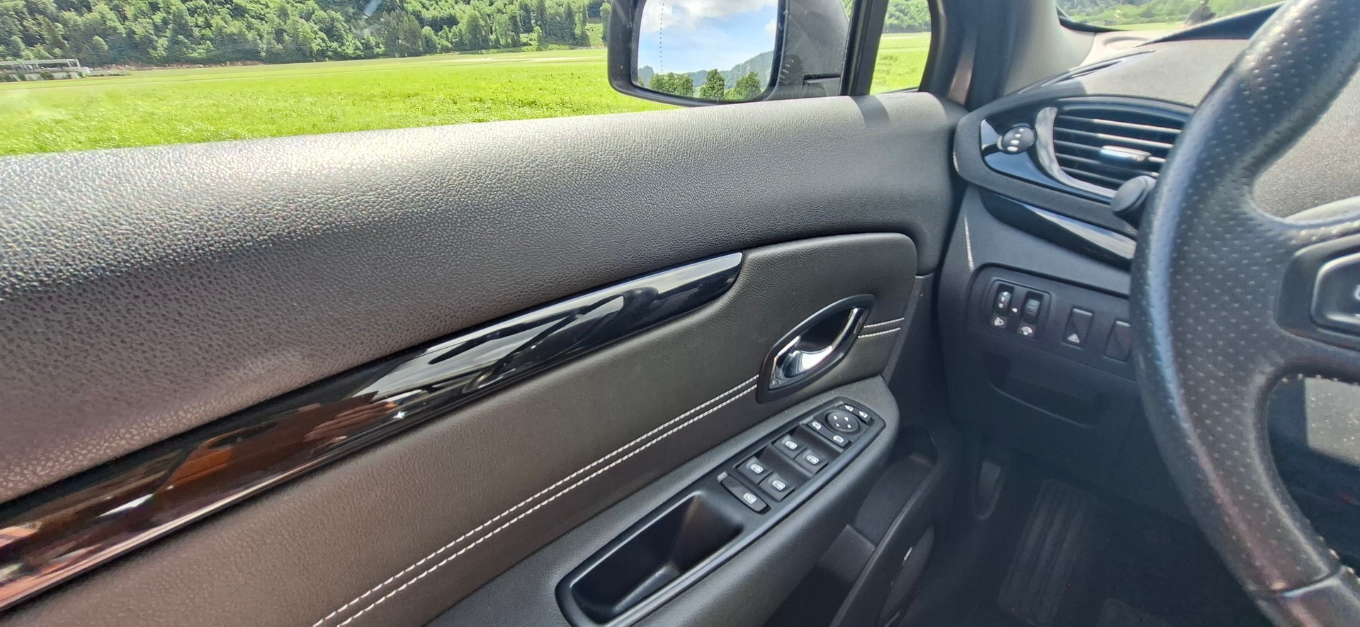 RENAULT Scénic 2.0 16V Privilège X-Tronic CVT-image-11
