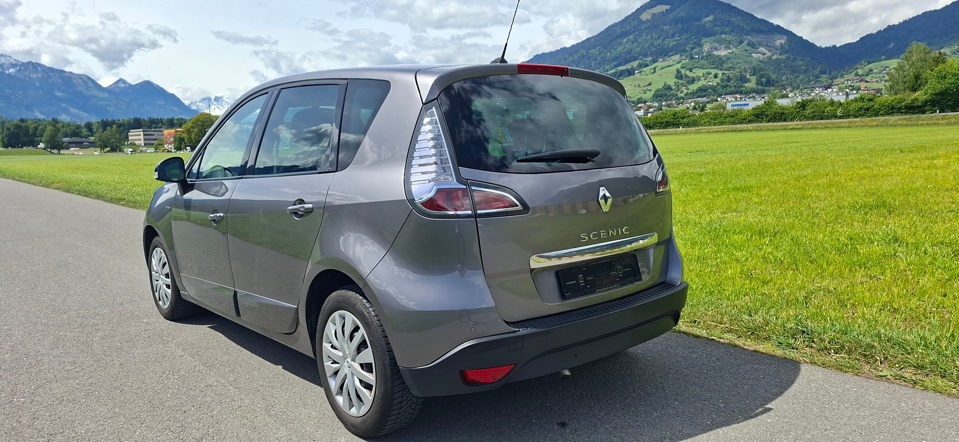 RENAULT Scénic 2.0 16V Privilège X-Tronic CVT-image-3