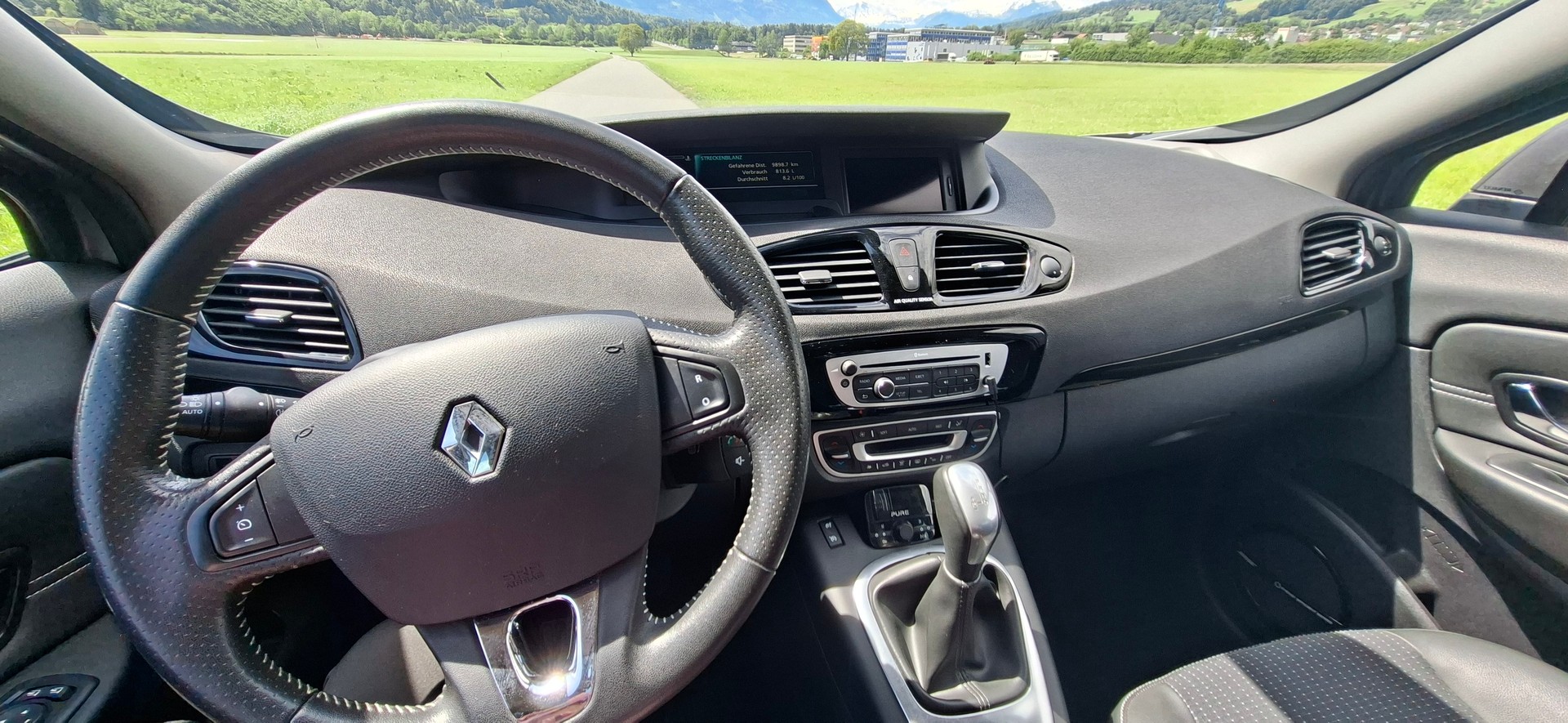 RENAULT Scénic 2.0 16V Privilège X-Tronic CVT-image-4