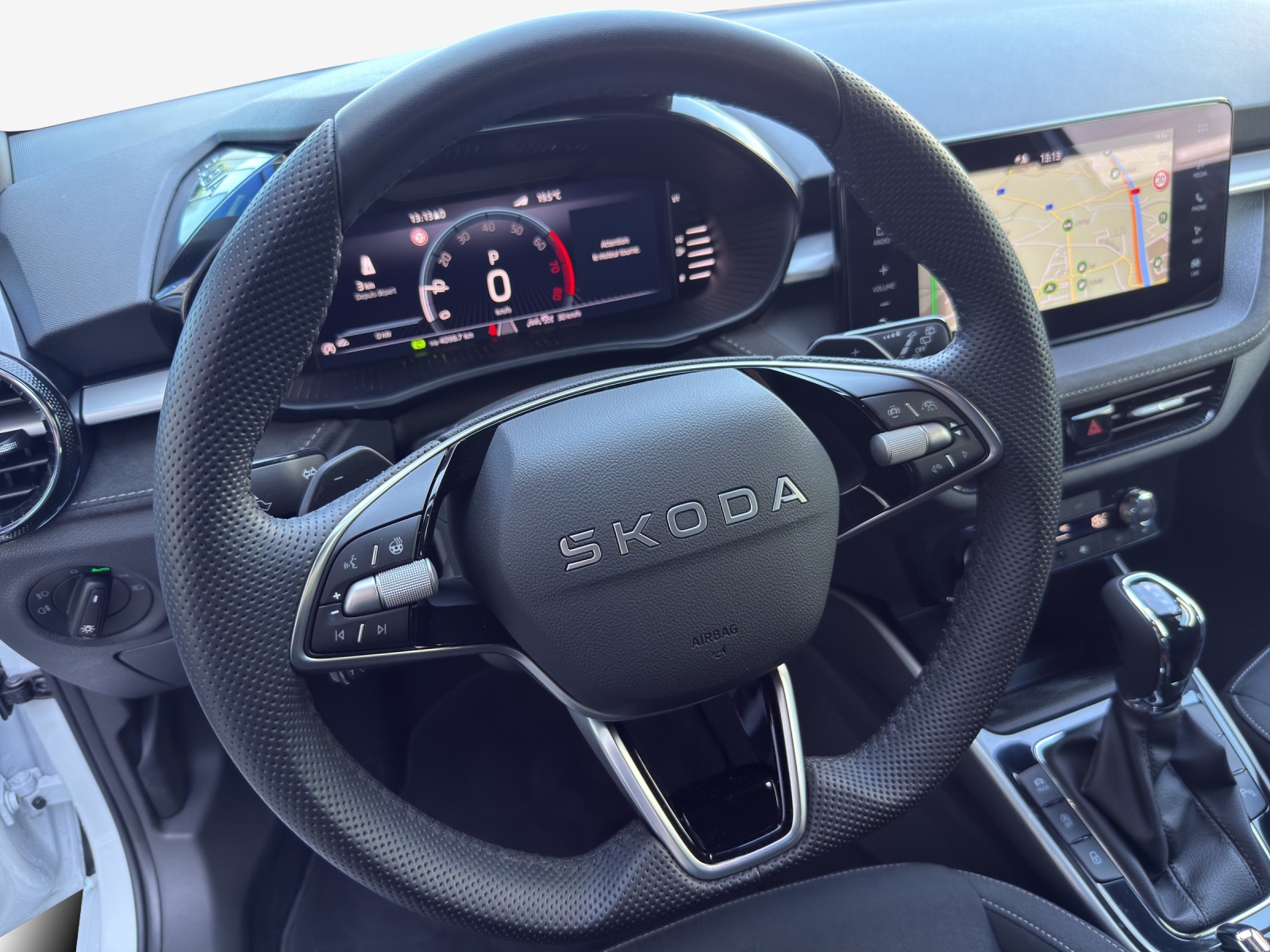 SKODA Fabia 1.0 TSI Dynamic DSG-image-9