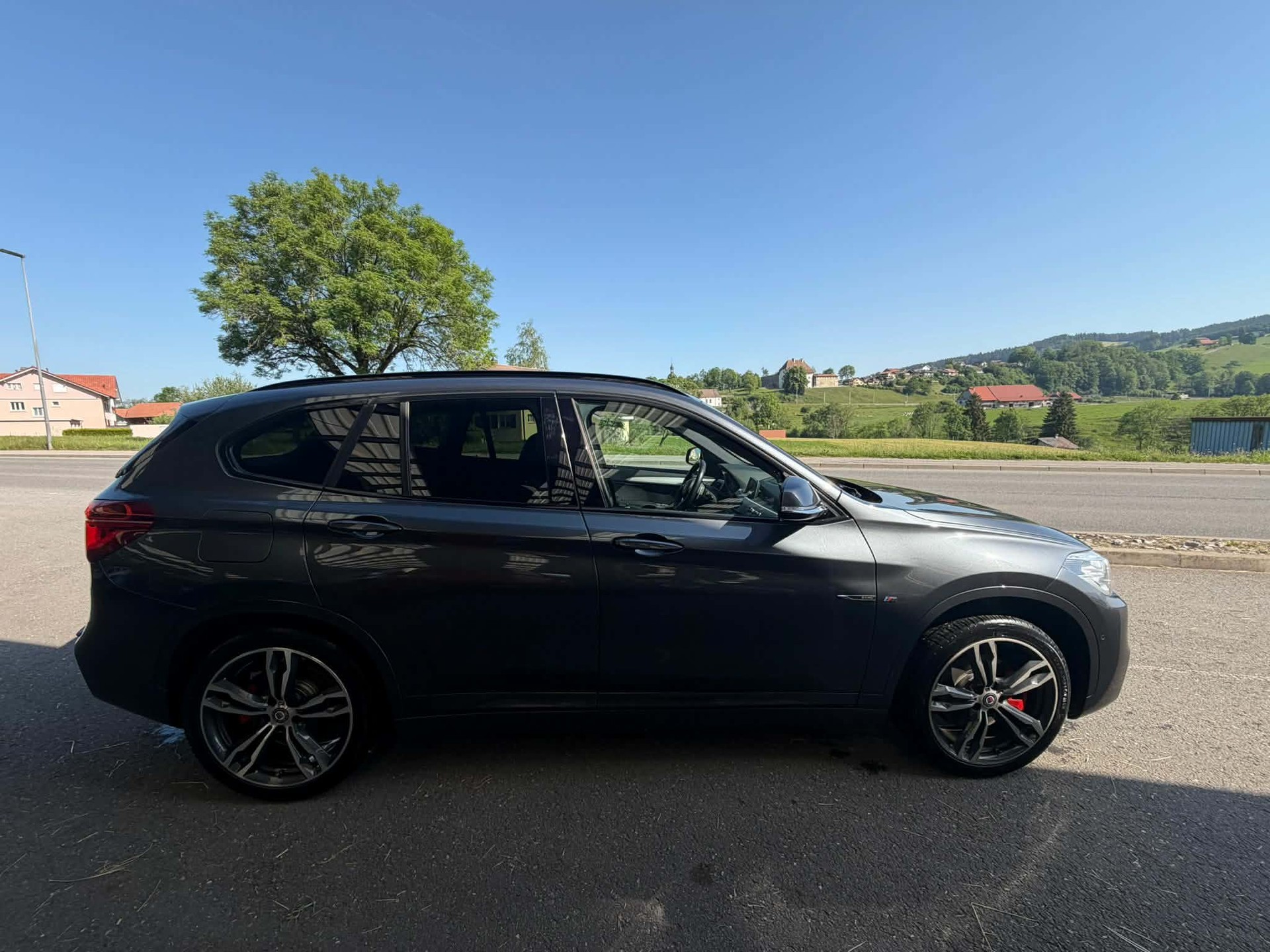 BMW X1 xDrive 25i Steptronic-image-4