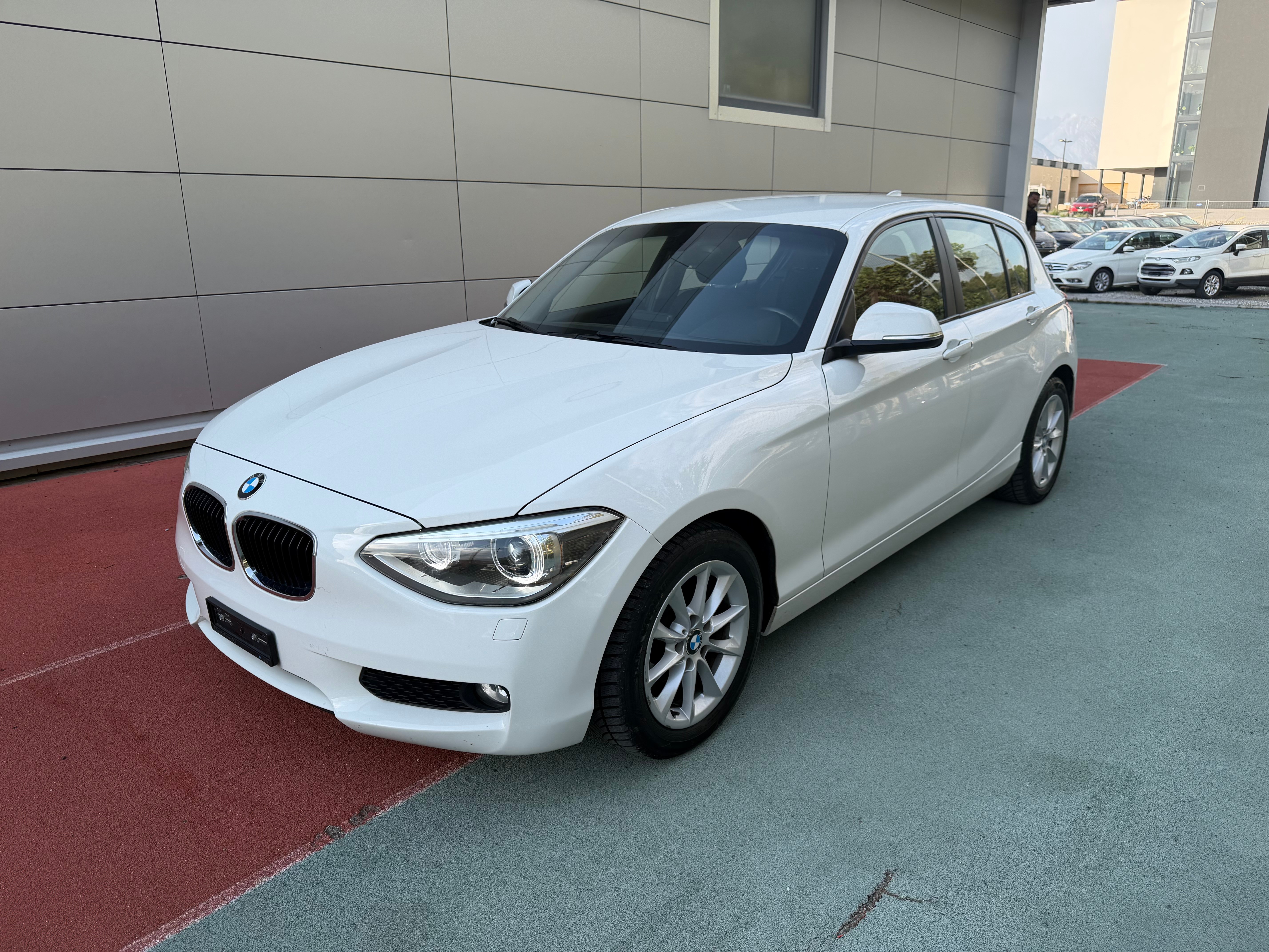 Car photo
