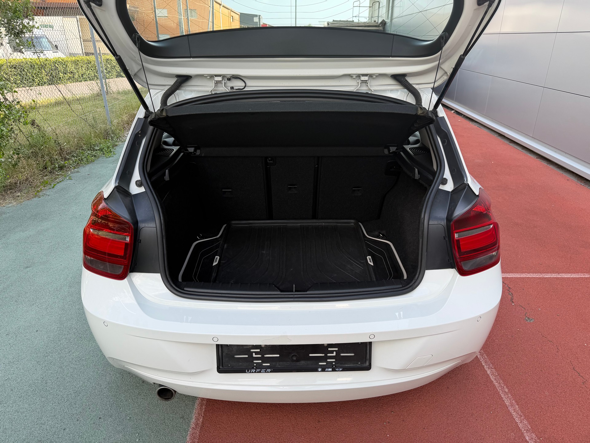 BMW 116d Efficient-Dynamics Edition-image-12